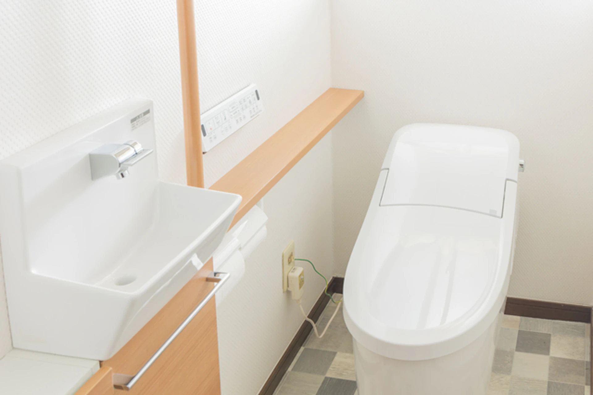 一体型トイレはおすすめ？分離型やタンクレスとの違いを徹底比較