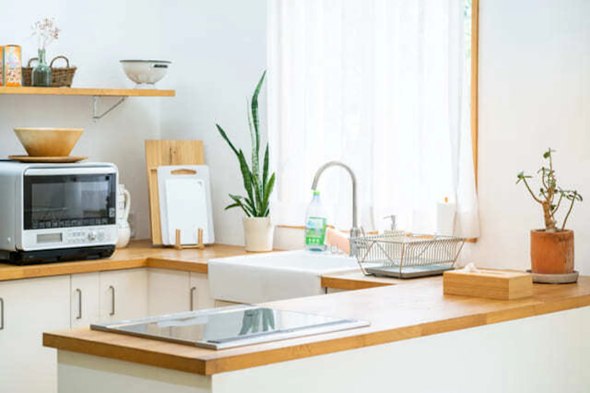 白を基調としたおしゃれなキッチン