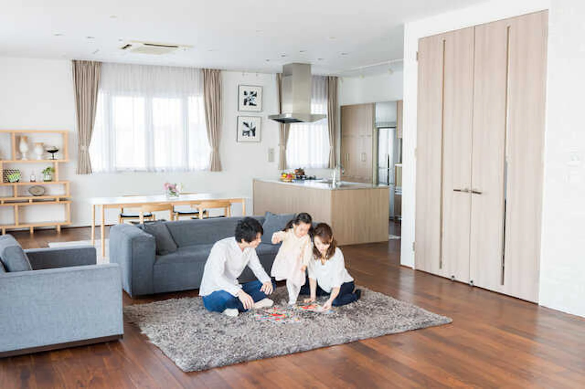 ①内装材は、汚れ・衝撃・アレルギーに強い素材が最適