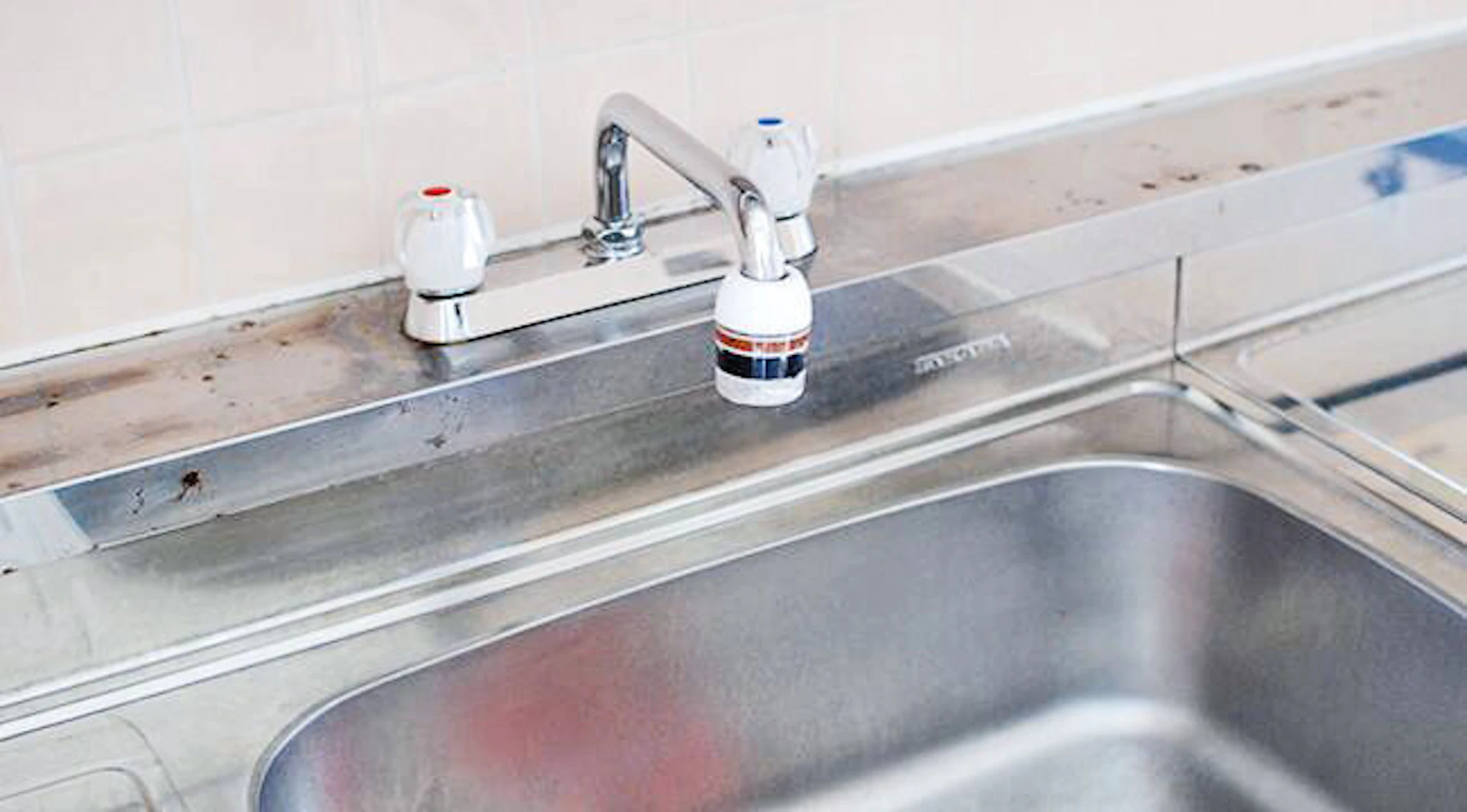 キッチンシンクのサビの予防方法・原因について解説!