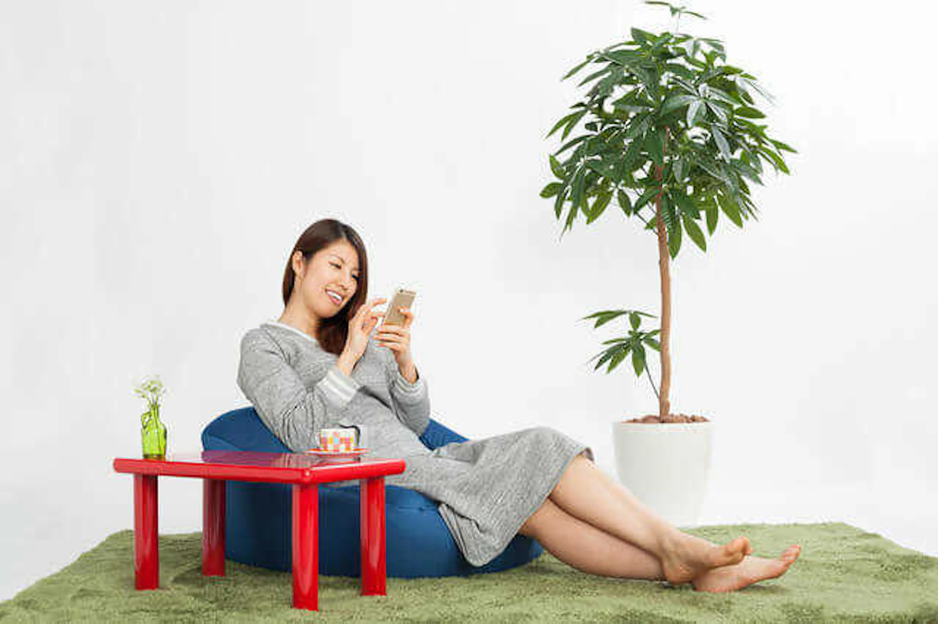 サムネイル：ローソファは、一人暮らしにも大家族にもオススメです◎