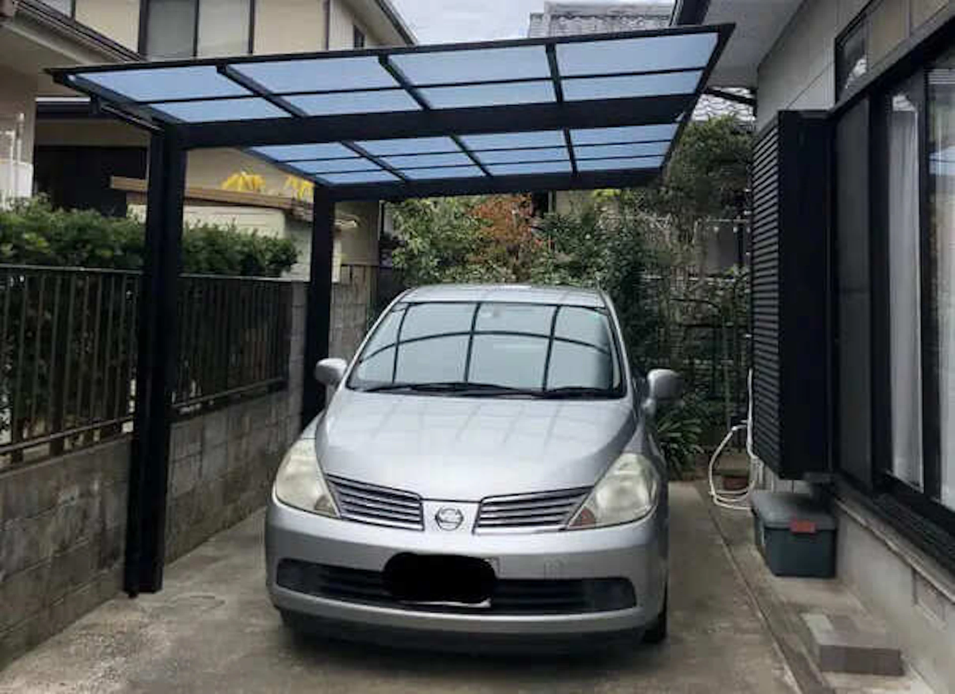 事例1 ハイルーフの車両が入る1台用カーポート