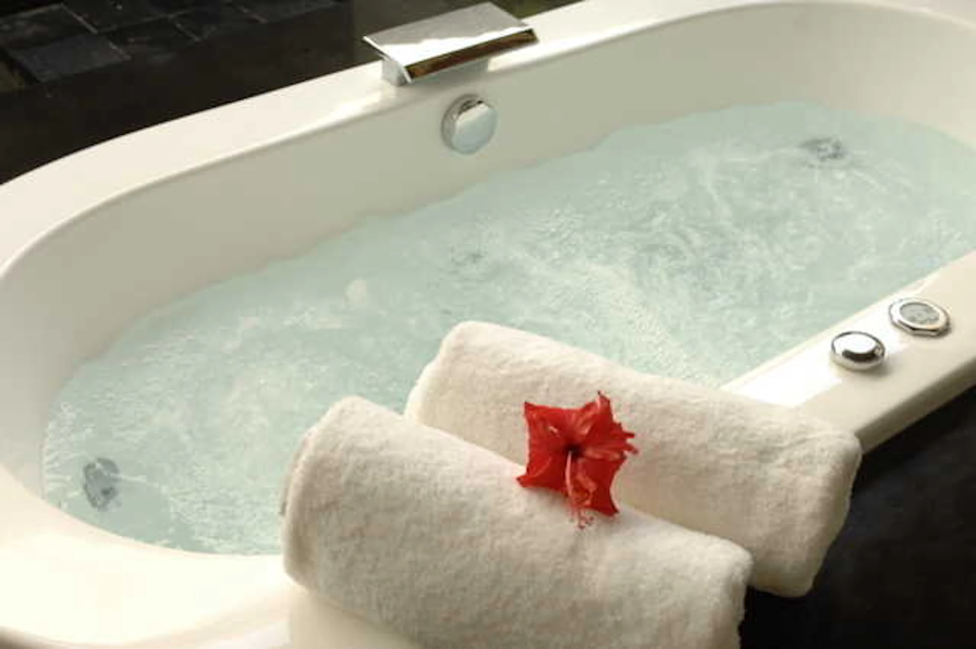 より本格的なジェットバスにするには設置式(リフォーム)がおすすめ