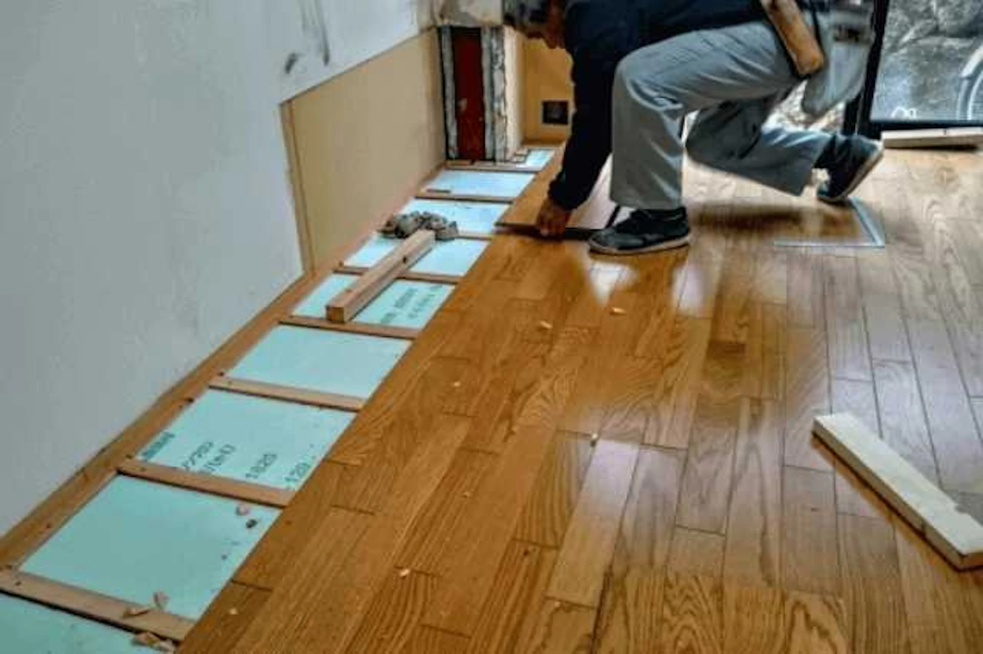 床リフォームの施工方法(張り替え/重ね張り)の違い・特徴
