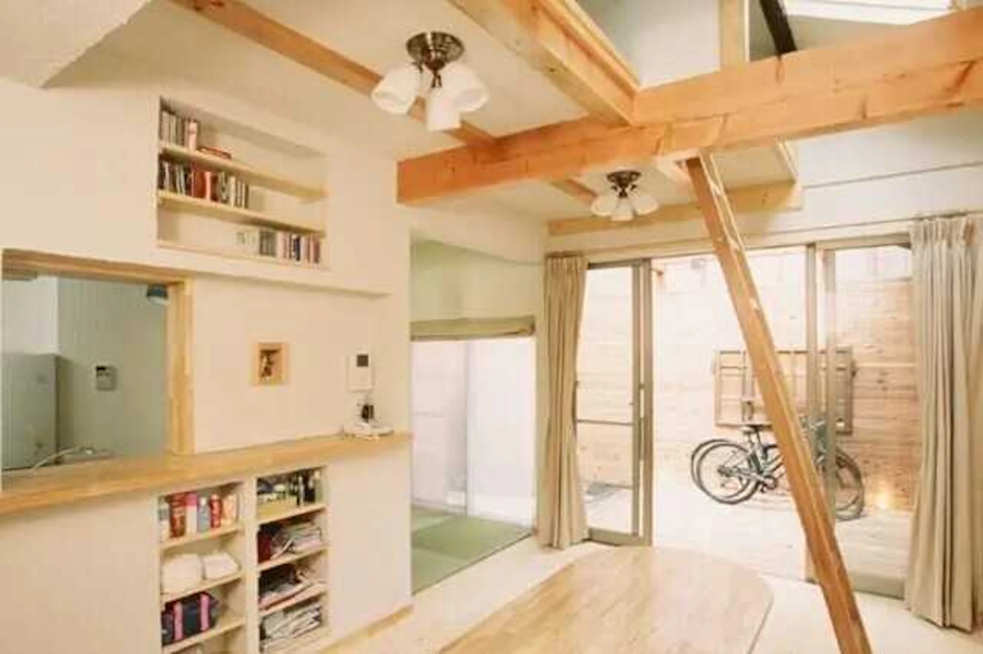 暗い家から光と風を感じる明るい家に変身