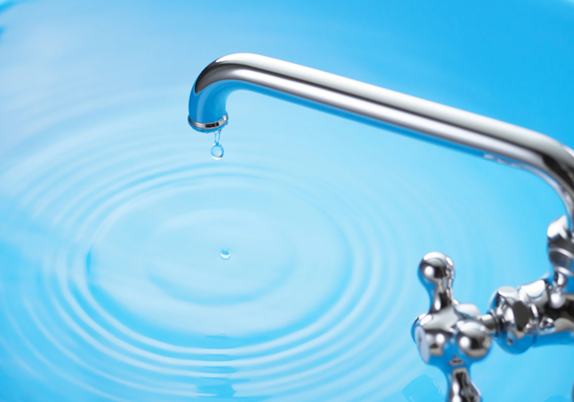 キッチンの水漏れを放置するとどうなる？