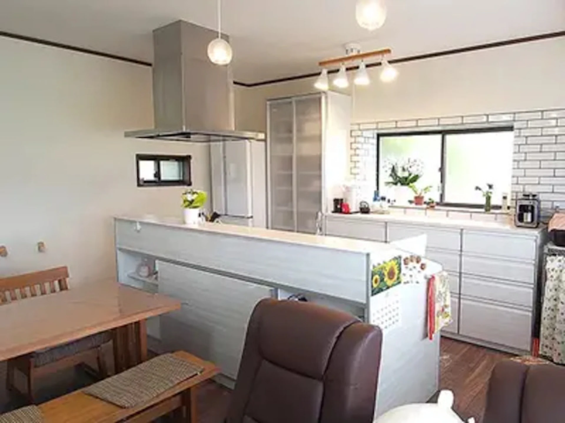 ダイニングがキッチンの対面にある間取り