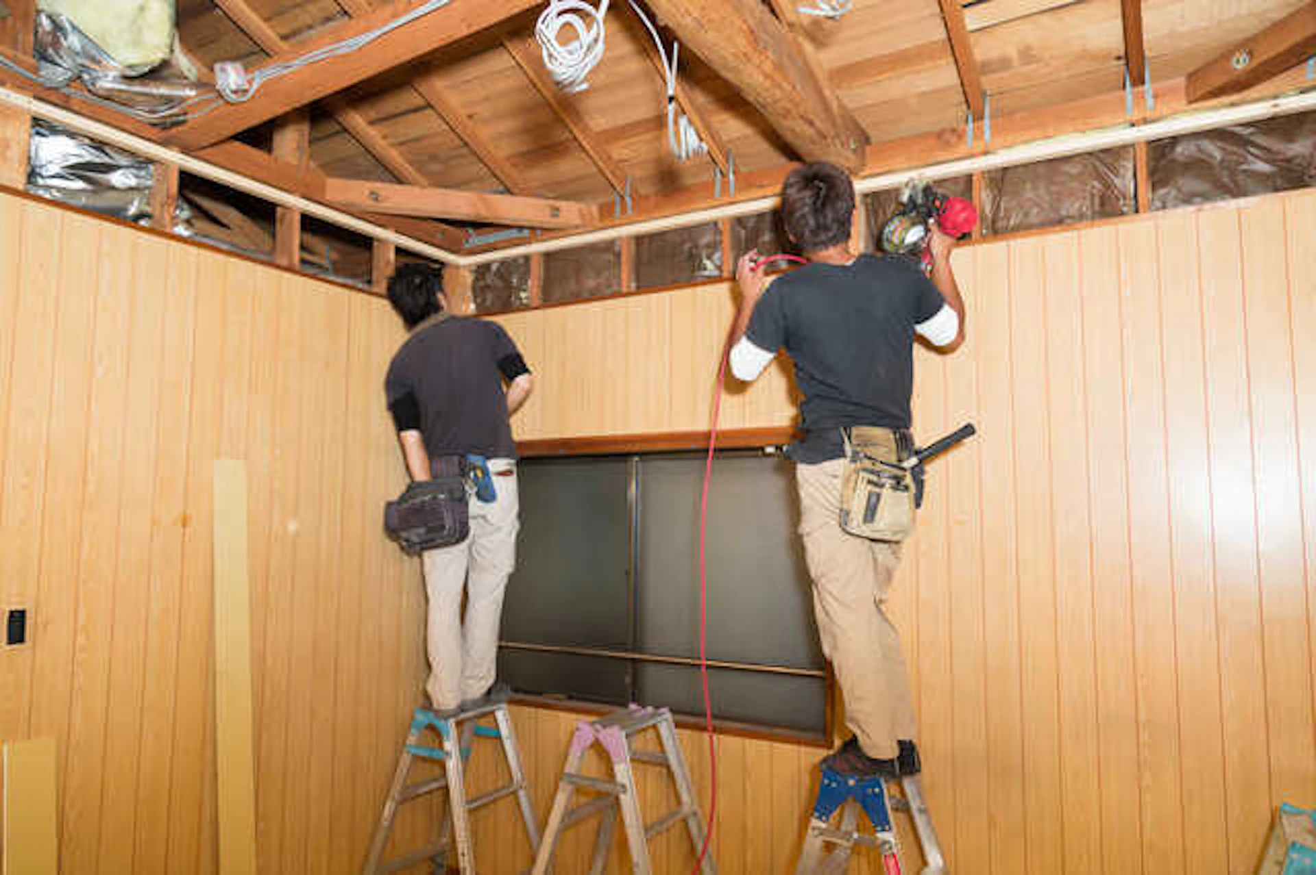 板張りの天井の張り替え費用