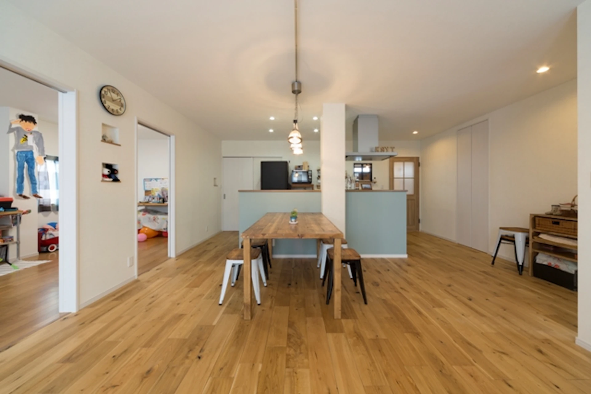 スペースアップ 「家族が必ず通るLDK 無垢フロアのナチュラルスタイル」