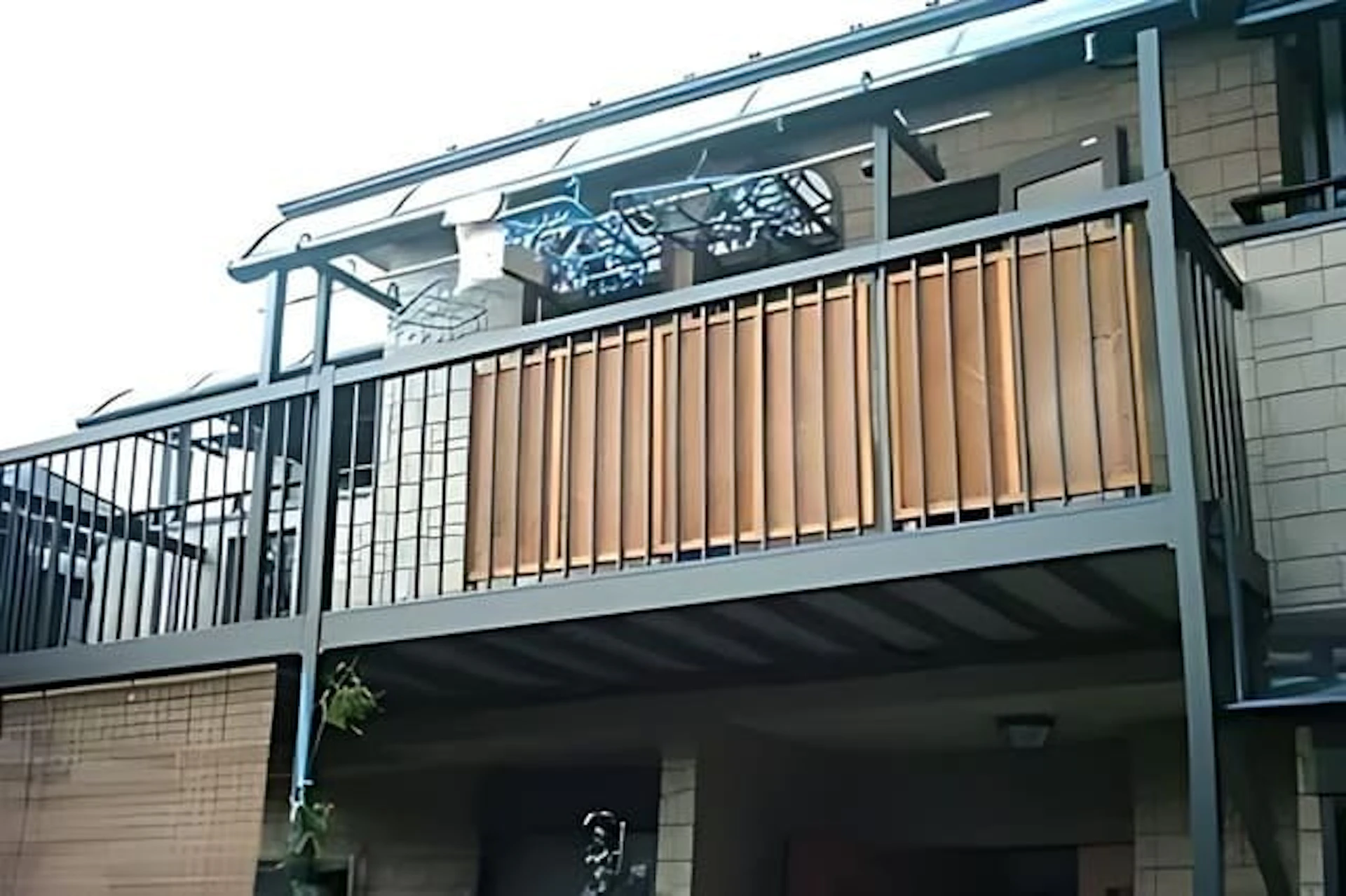 事例1 2階に大型バルコニーを新設