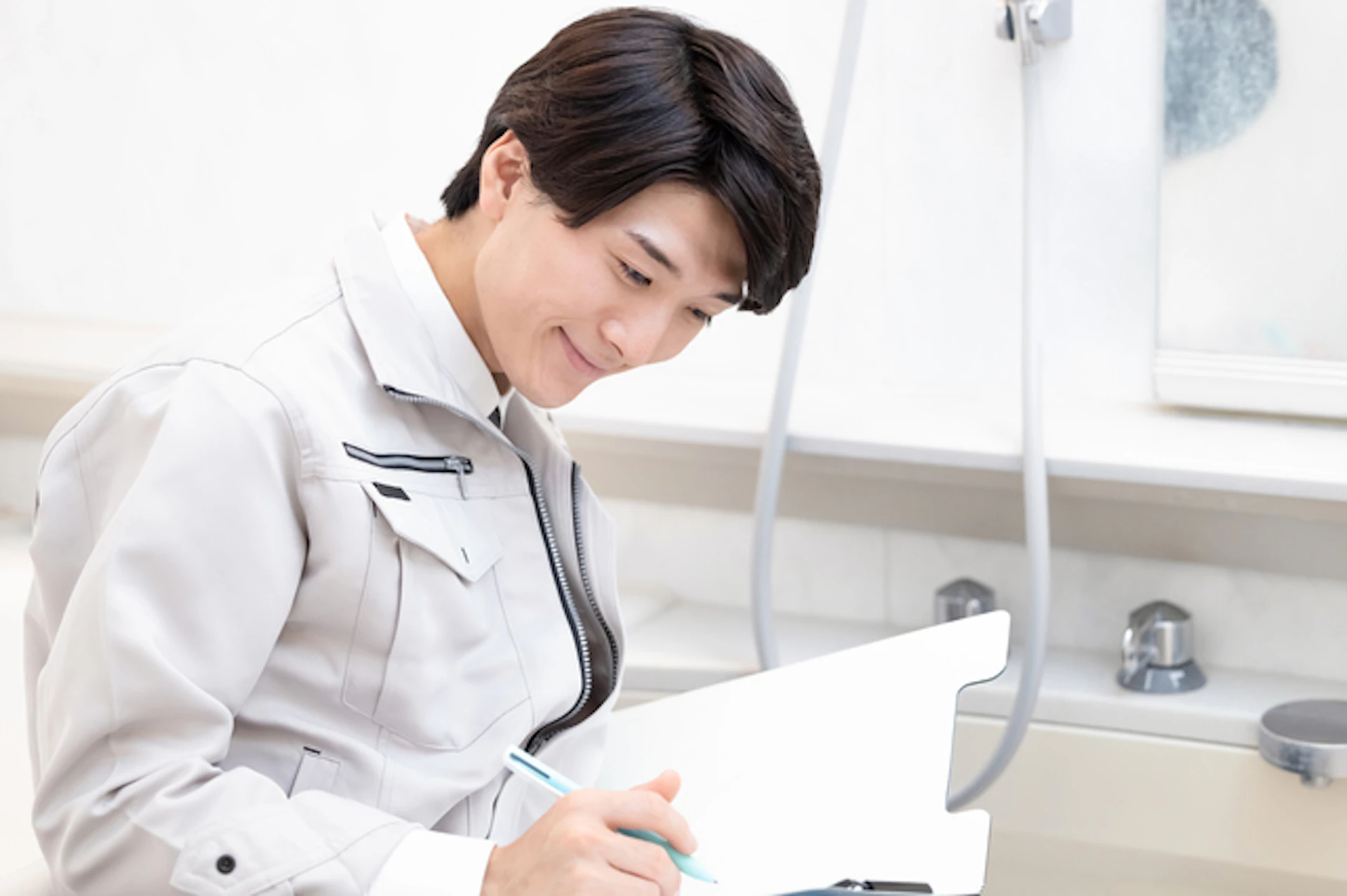 ユニットバスから水漏れする6つの原因と対処法|修理業者の選び方もご紹介