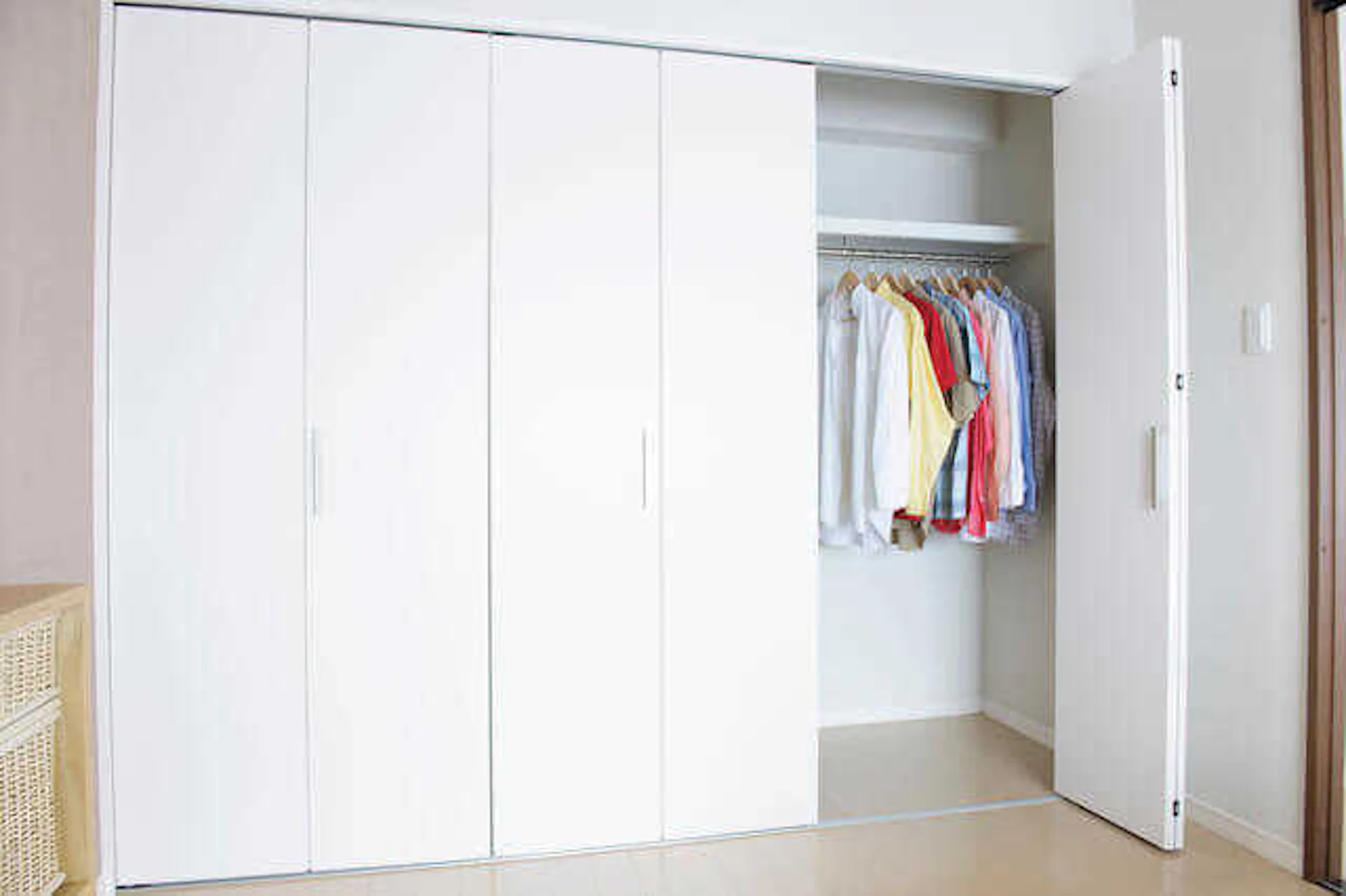 大きめの壁面収納の設置