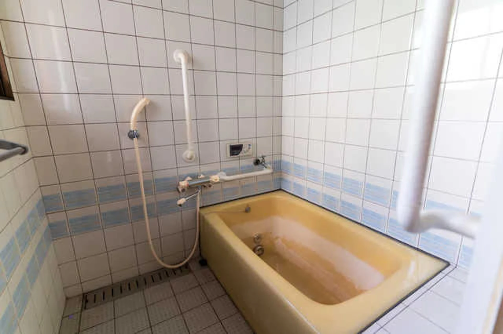 据え置きタイプの工事費用：約4〜8万円