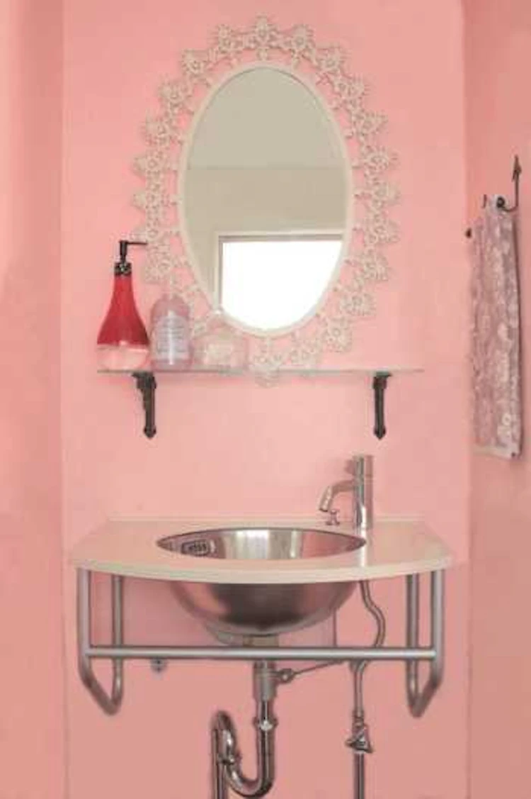 洗面所・脱衣所にピッタリの壁紙の選び方！張り替え費用・おしゃれなコーディネート実例