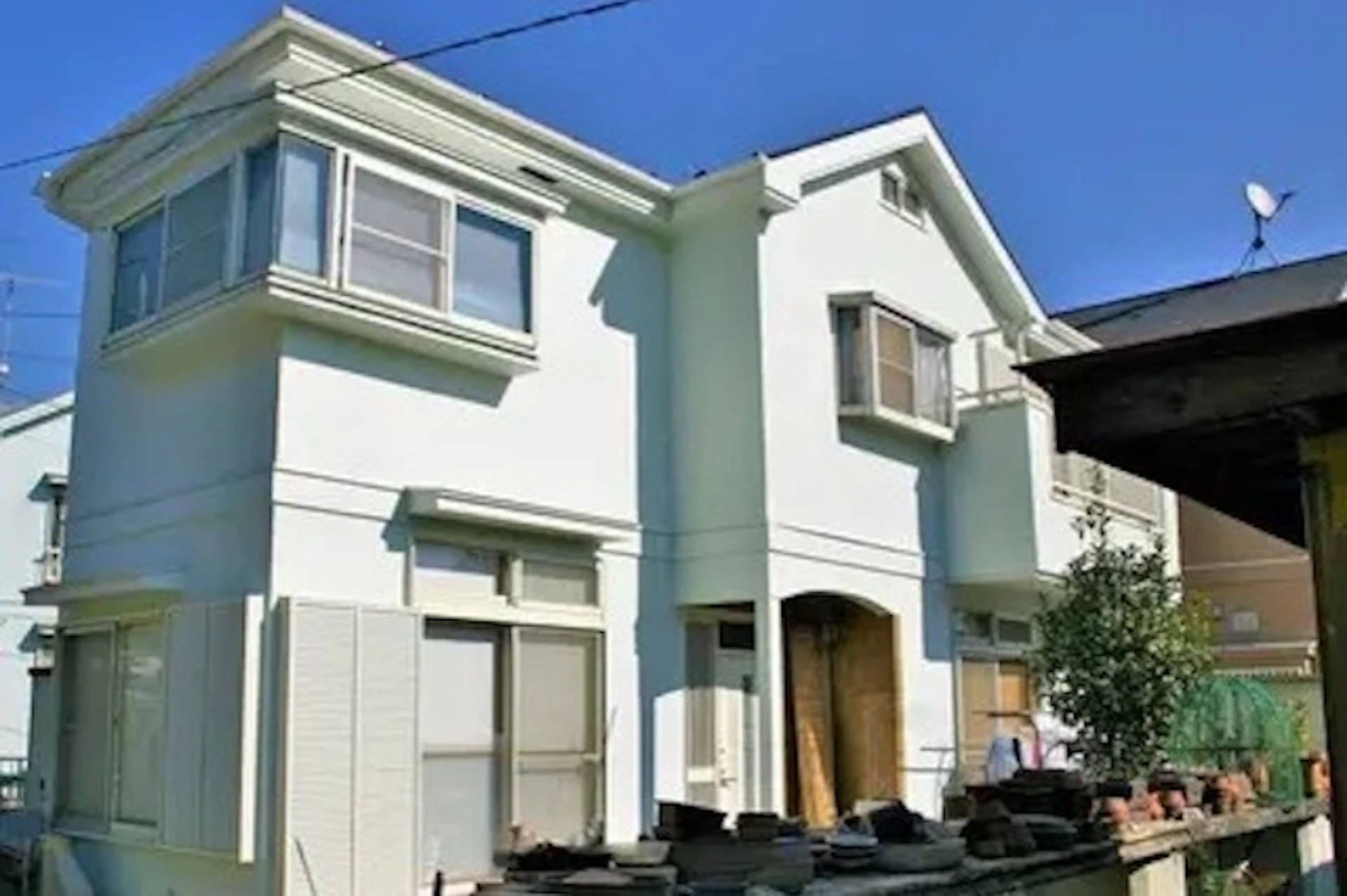 白い遮熱塗料で外壁・屋根をリフォーム