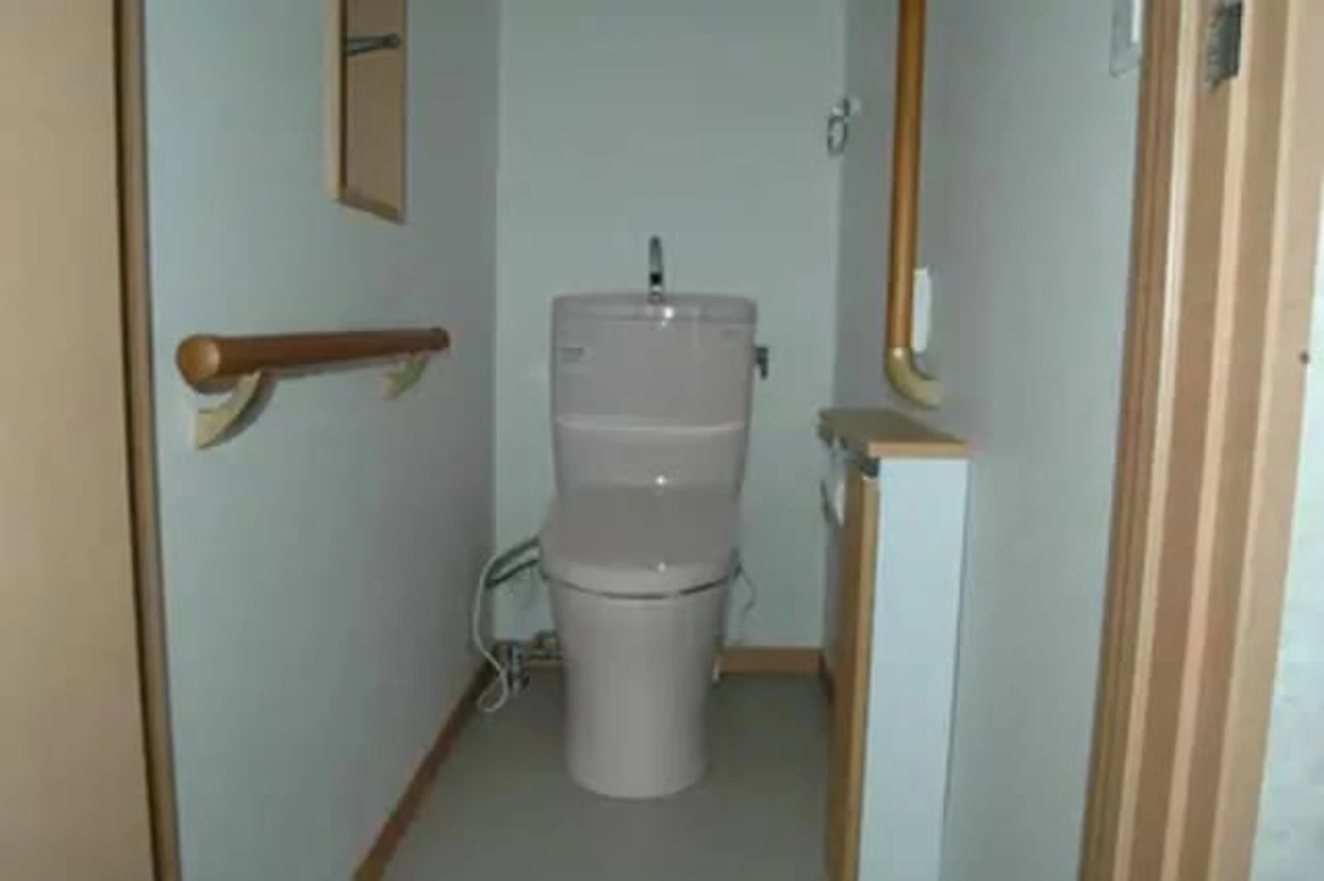 合併浄化槽の新設＆トイレ・浴室のリフォーム事例/リフォーム後 トイレの写真(汲み取り簡易水洗式→水洗式トイレへ)