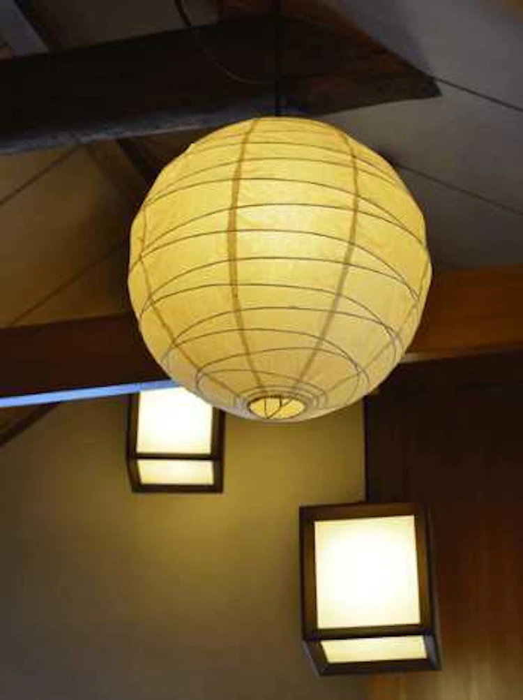 ⑧照明は柔らかい明かりのものを