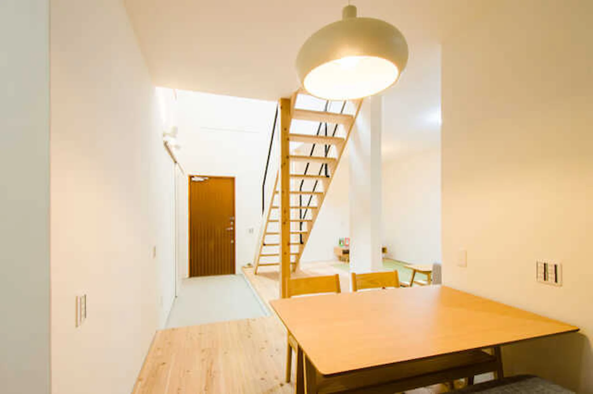 スケルトン階段のリフォーム価格・おすすめメーカー!メリット/デメリット/注意点と実例5選もご紹介