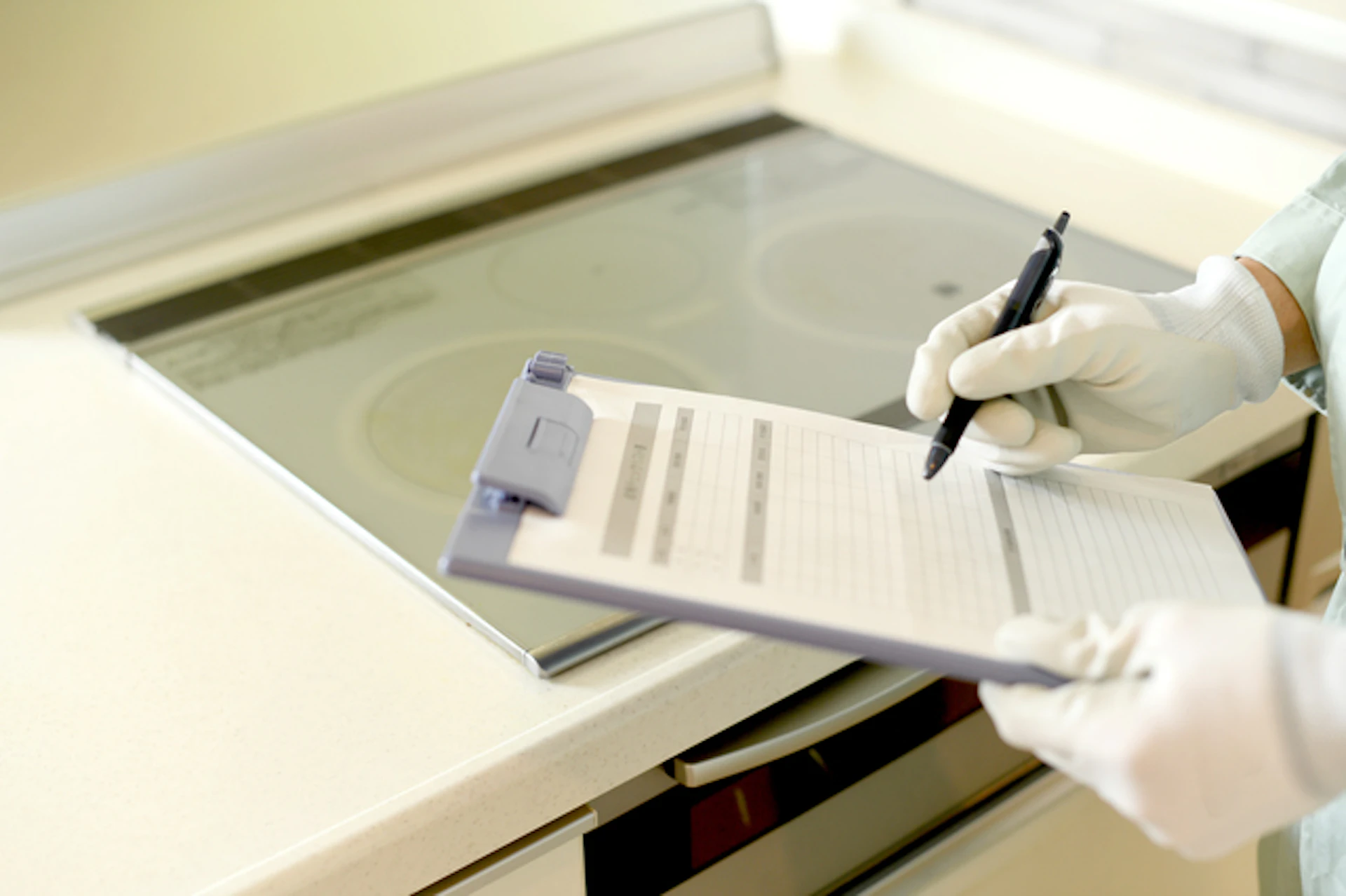 IHヒーターの修理を業者に依頼する際の費用相場