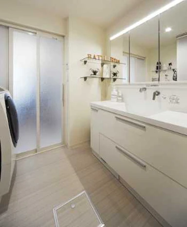 バリアフリーを考えた洗面所リフォーム事例