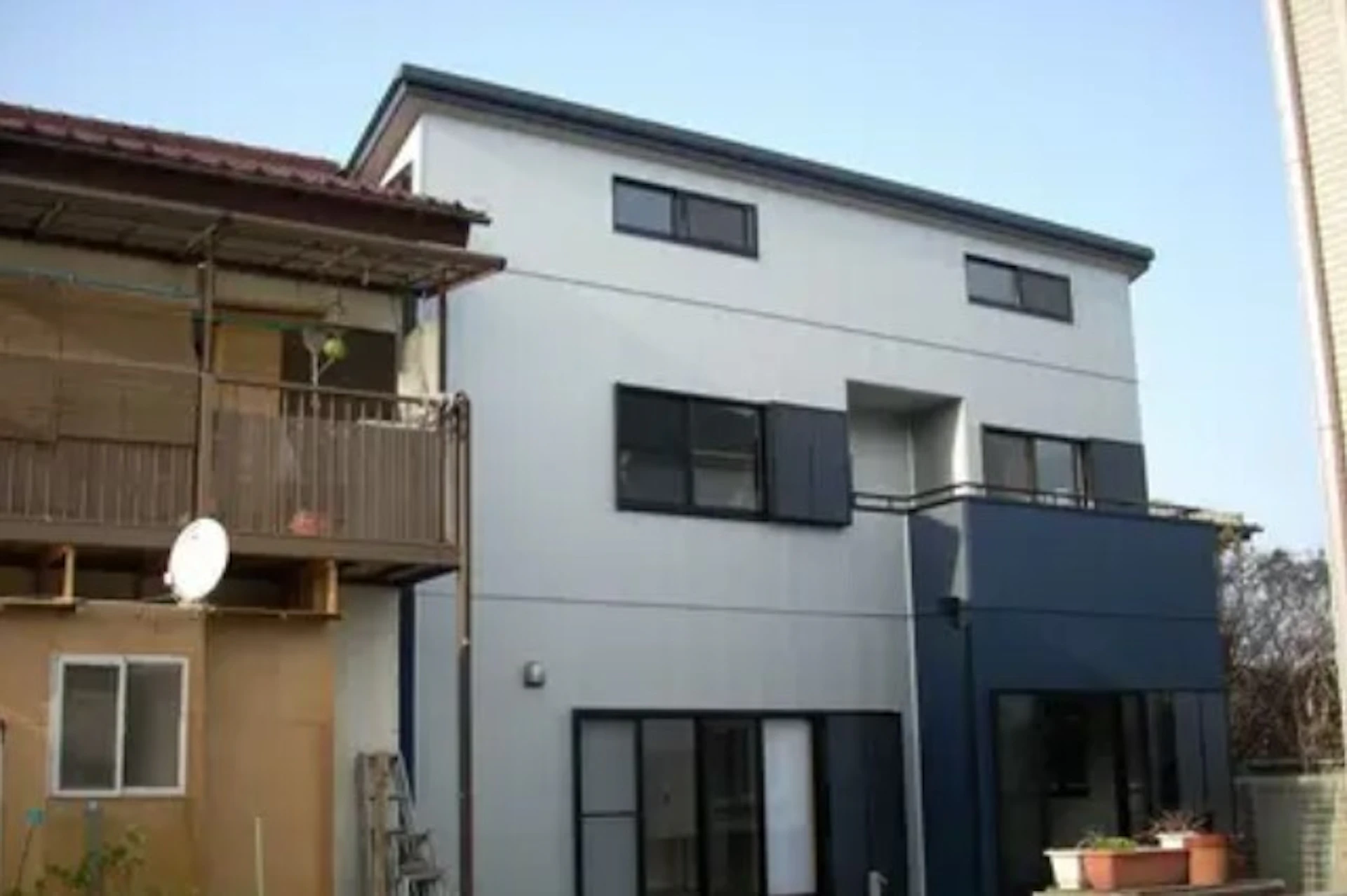 建て替えで広い屋根裏を実現