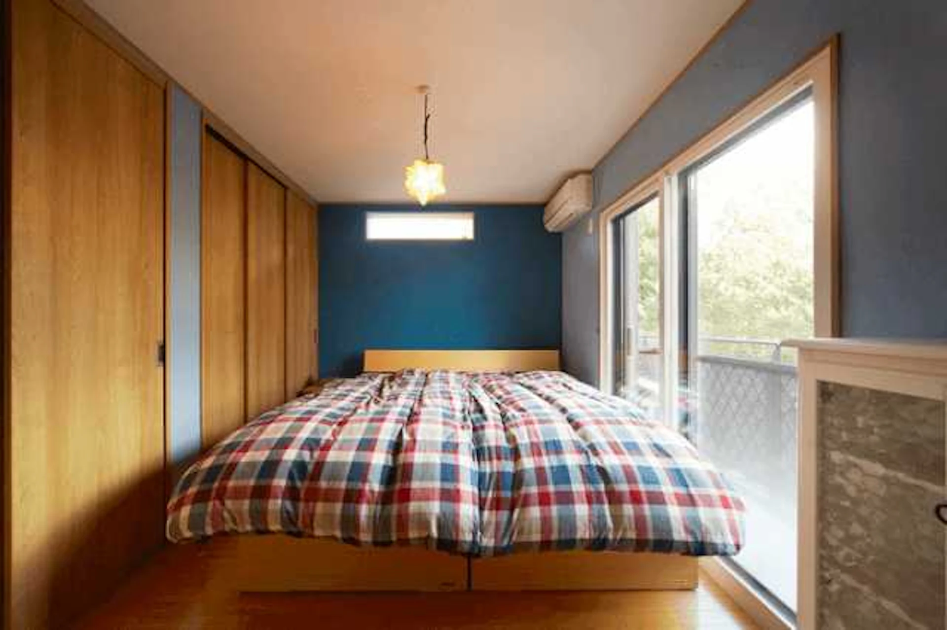 寝室の壁紙張替えリフォームの費用相場