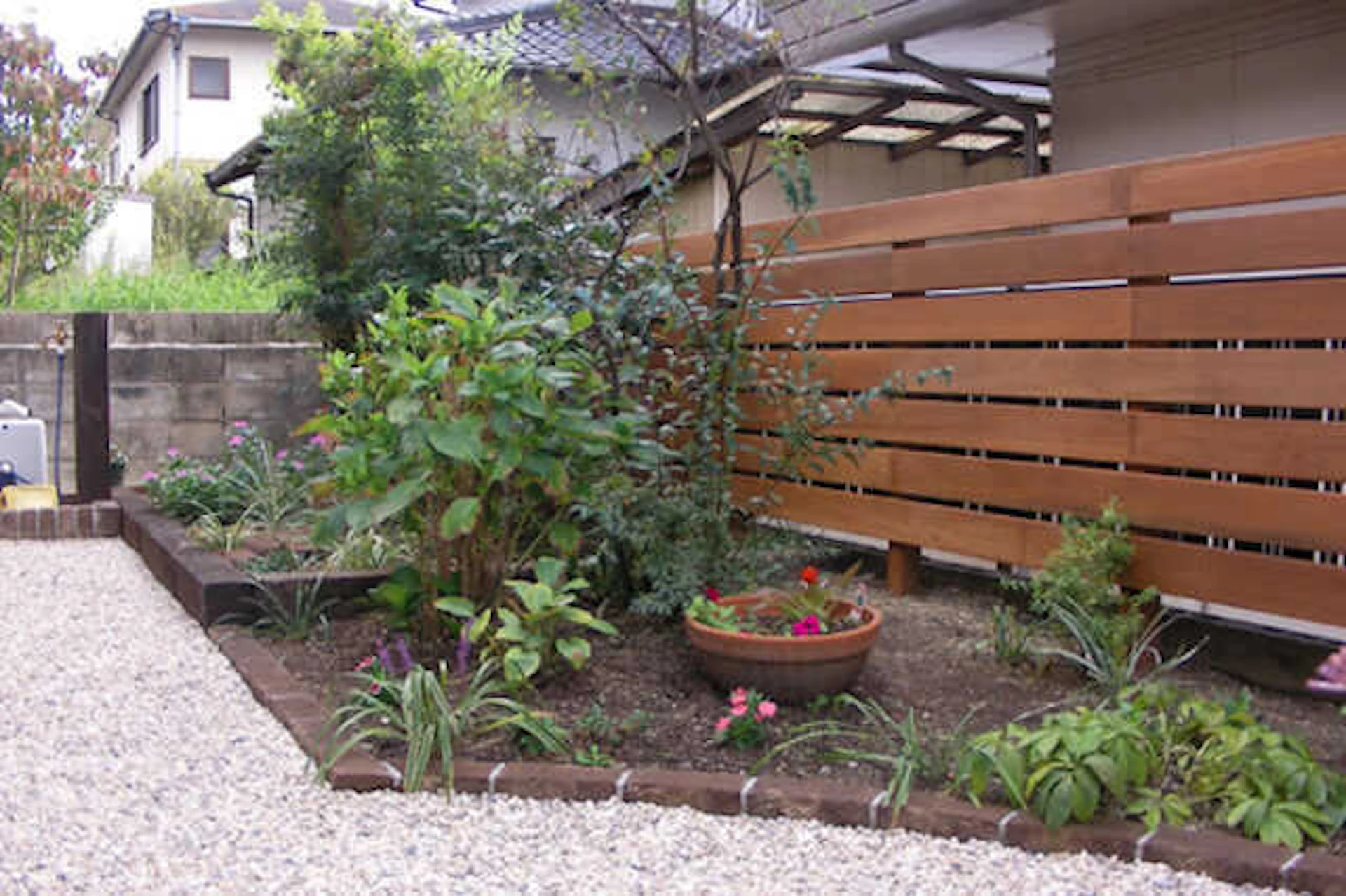 狭い・小さいお庭を、リフォームでおしゃれ&快適に!実例や費用、ポイントまとめ