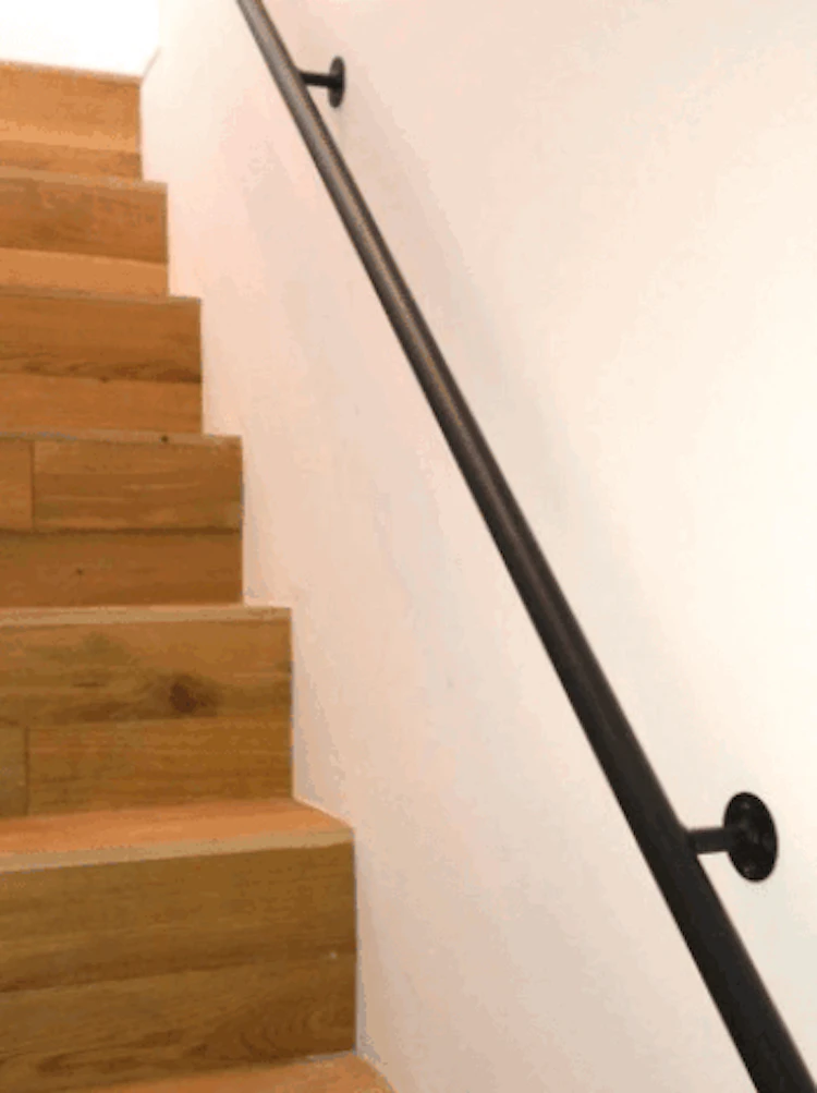 事例1 階段への手すり設置
