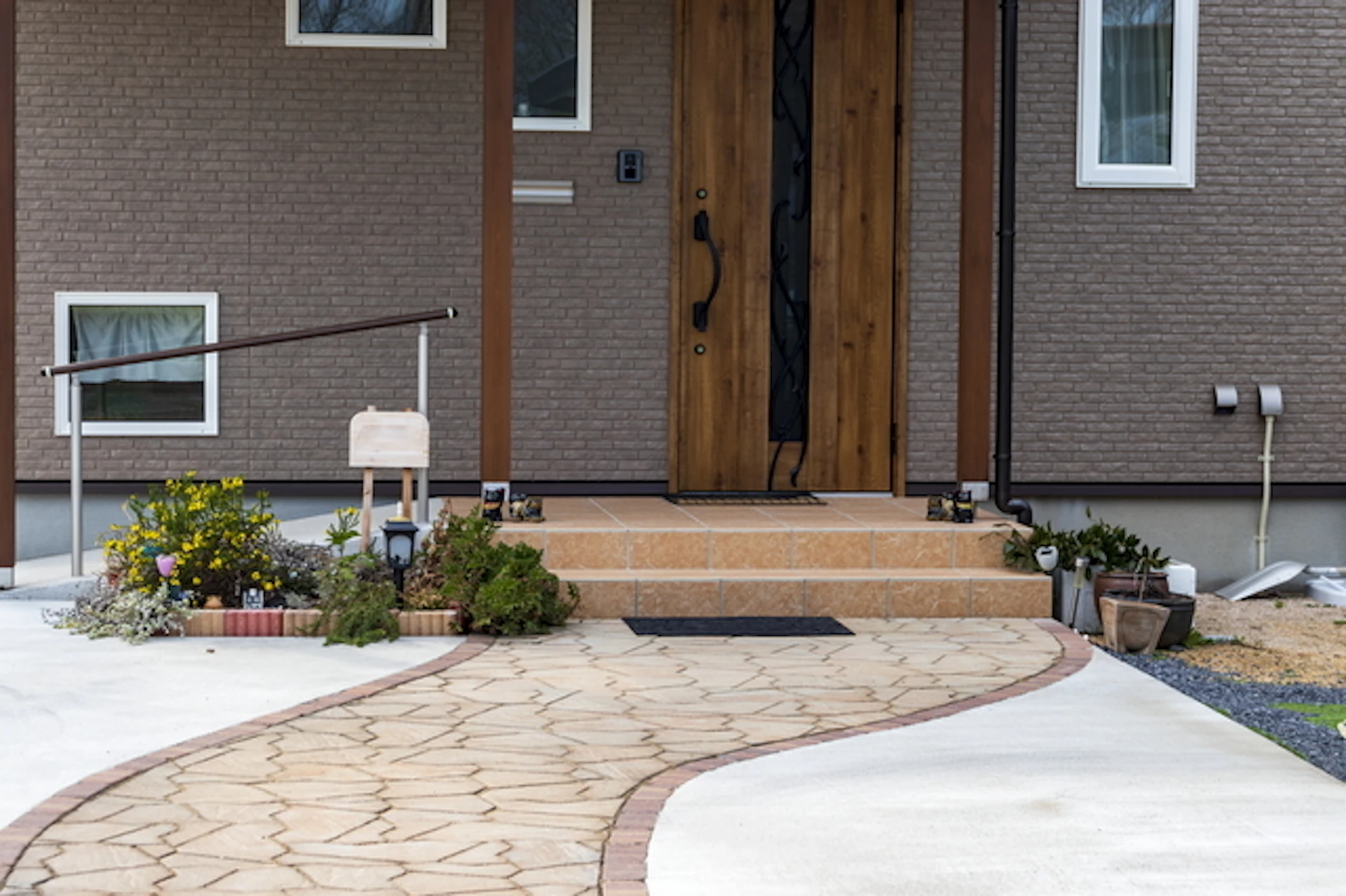 スタンプコンクリートの特徴を生かした家づくりを