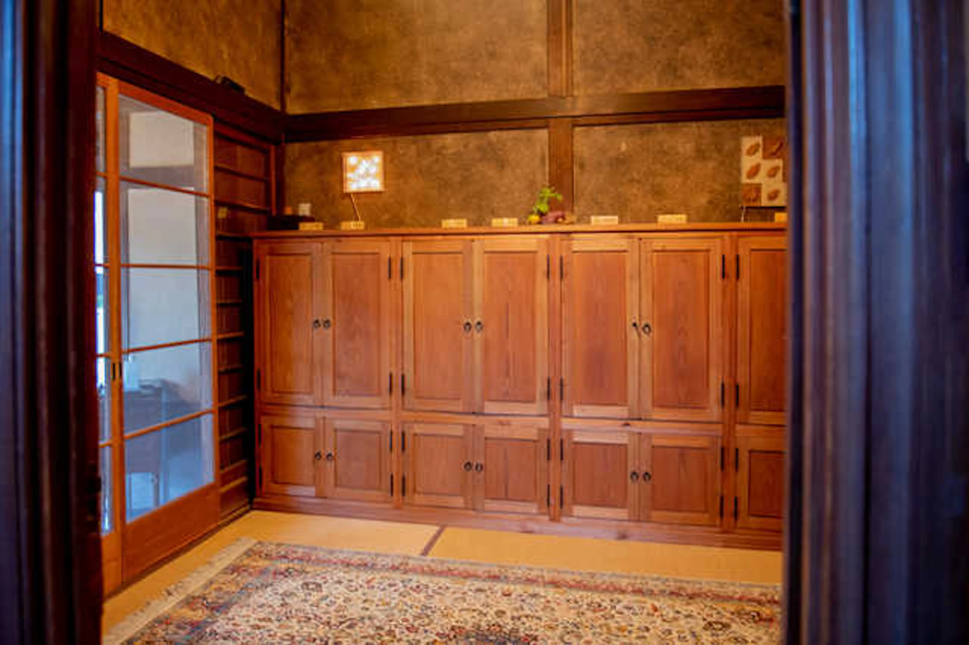 レトロモダンな部屋にリノベーションした事例