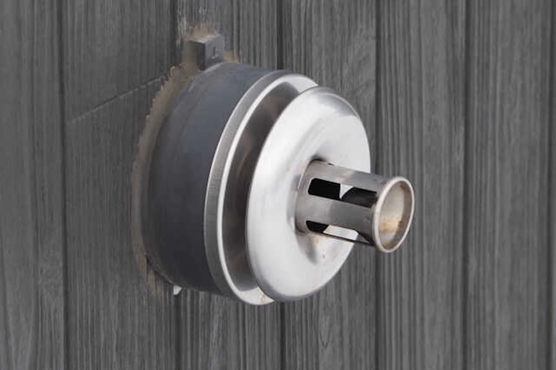 2. 薪ストーブと比べて導入しやすい