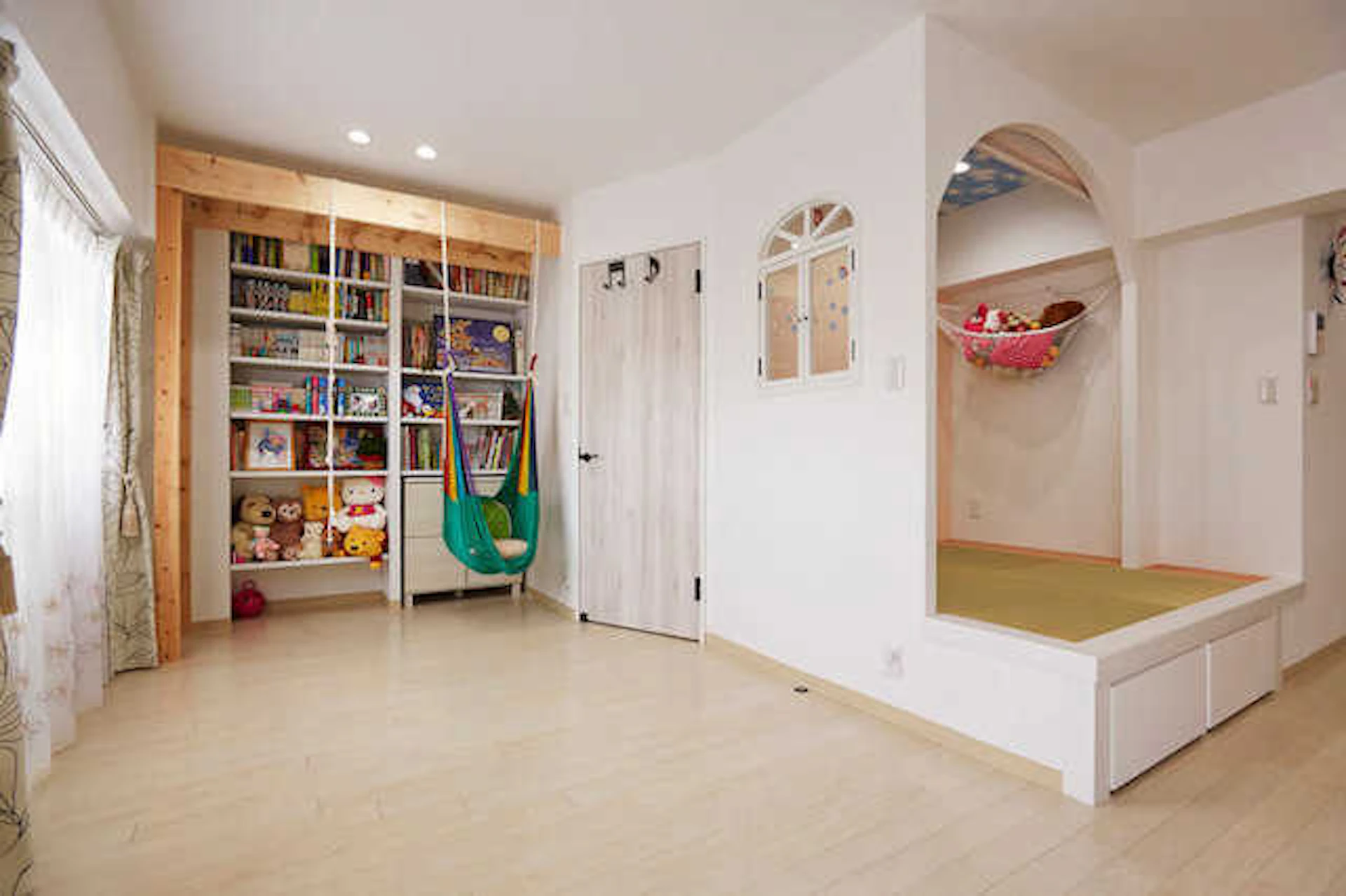 事例5 アイデアたっぷりの、ハンモックで遊べる家