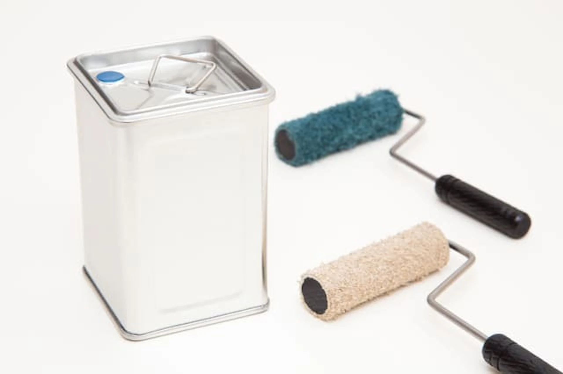 屋根塗装に使われる主な塗料の種類