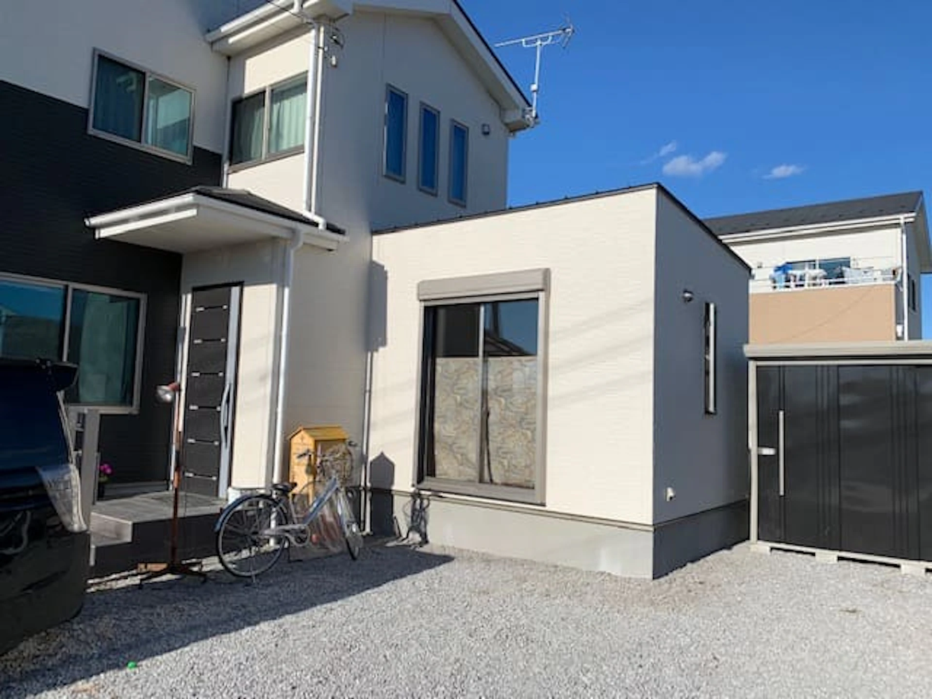 部屋を6畳分増築するため庭のウッドデッキ撤去