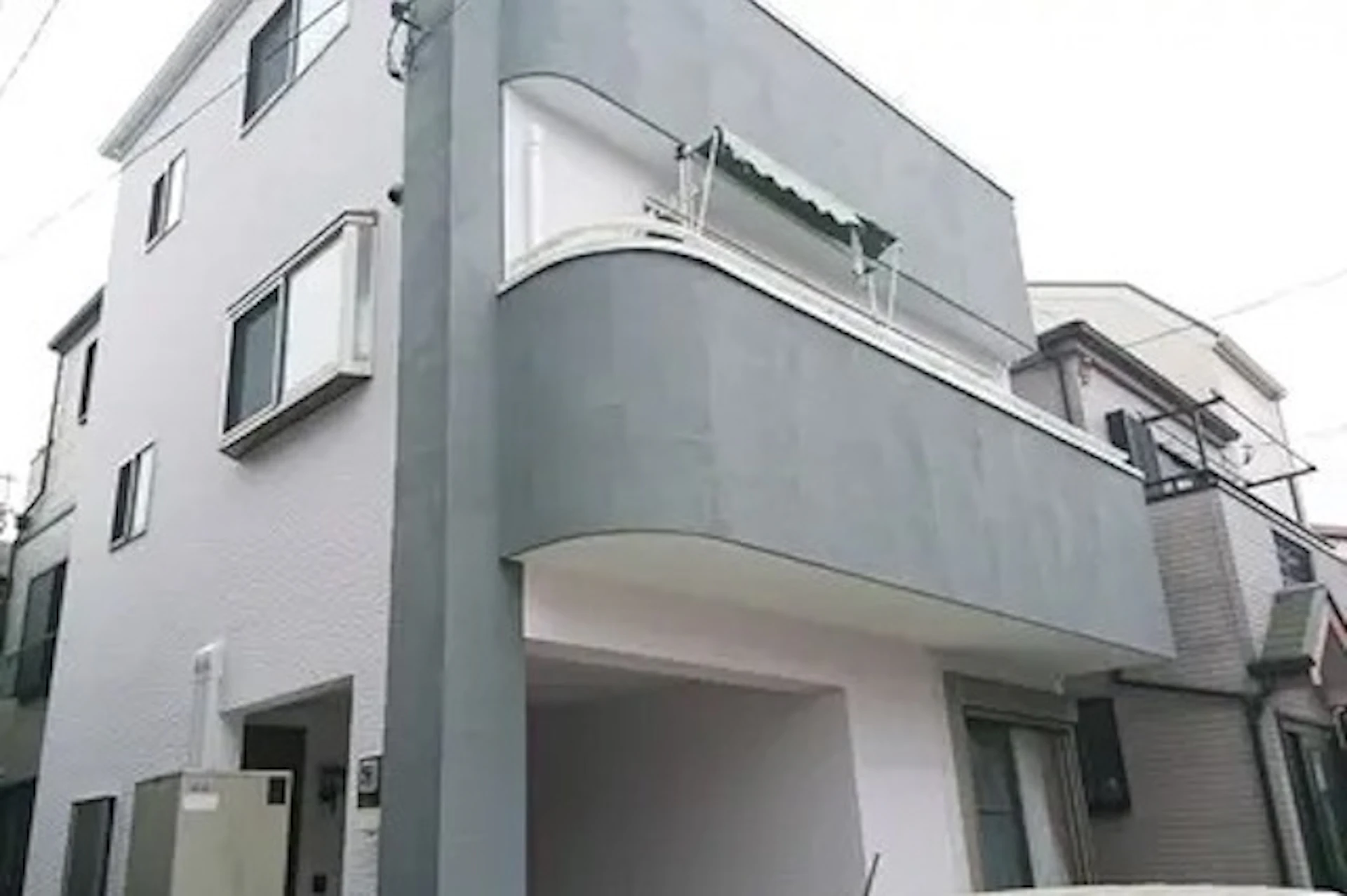 断熱塗料『ガイナ』でスッキリした色に