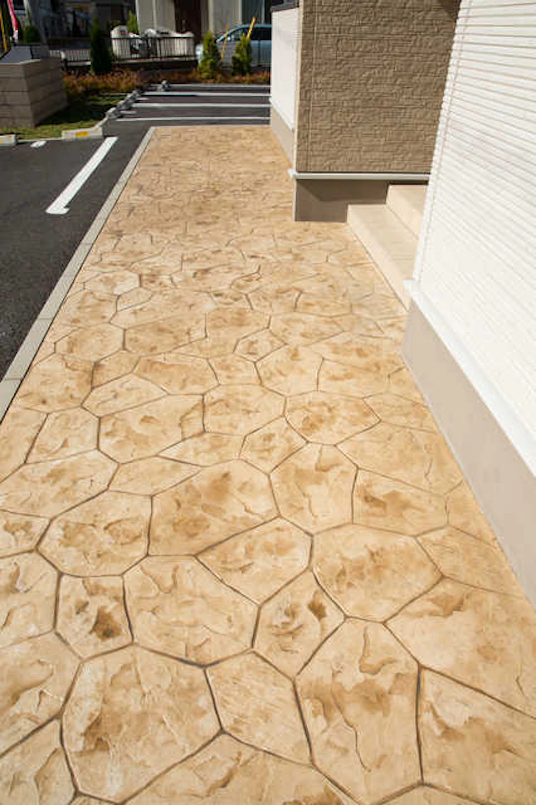 サムネイル:イエロー系の天然石で素朴な風合いに