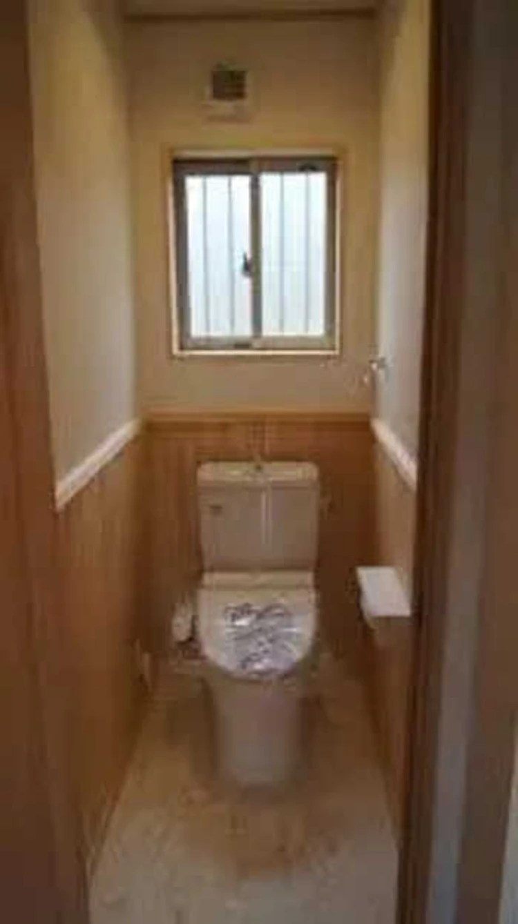 【事例①】 内装工事も行い明るくて快適なトイレに！