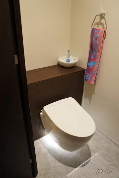 【50〜100万円】フローティングトイレ