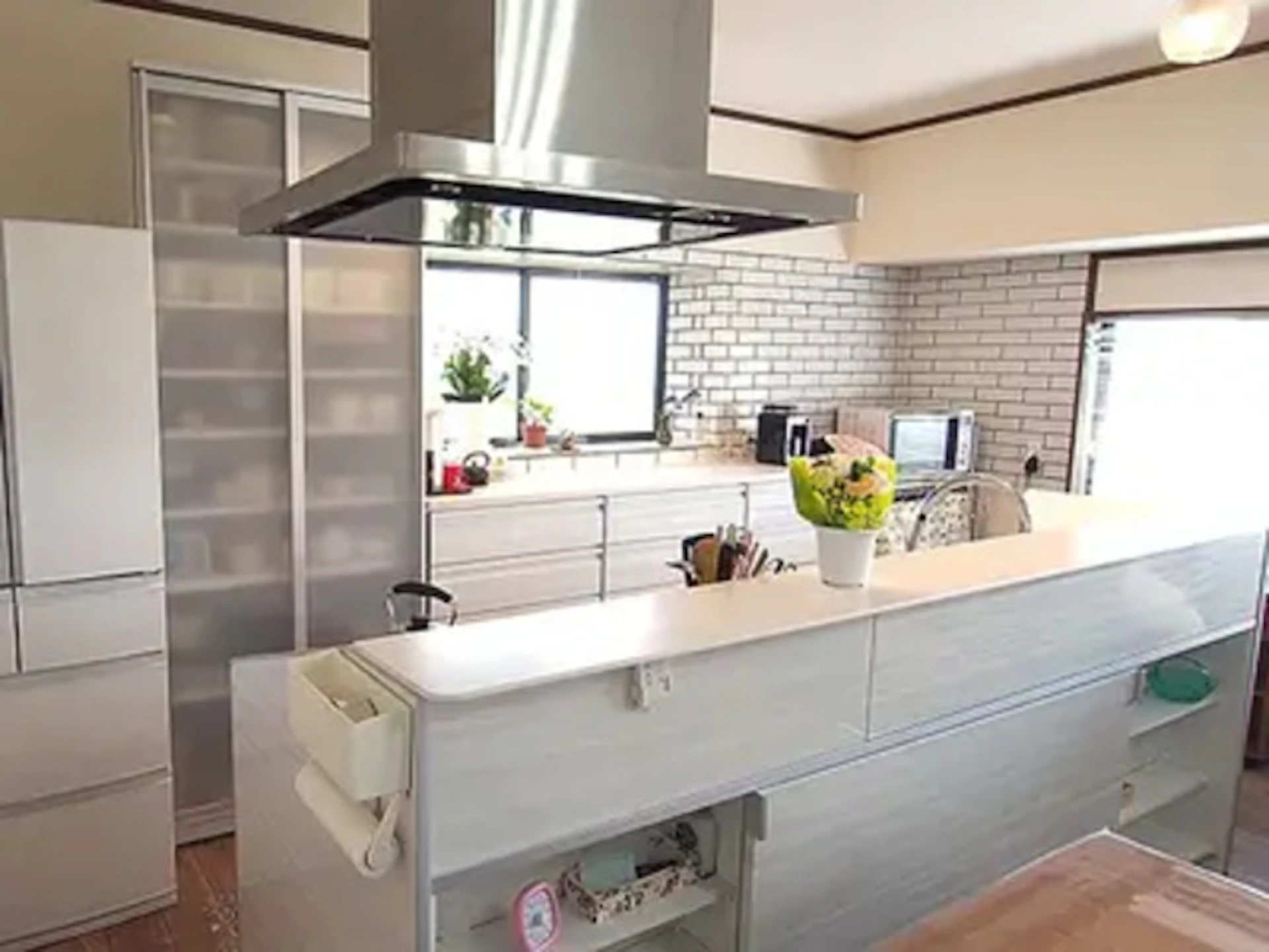 事例4 快適に使える独立型のアイランドキッチン