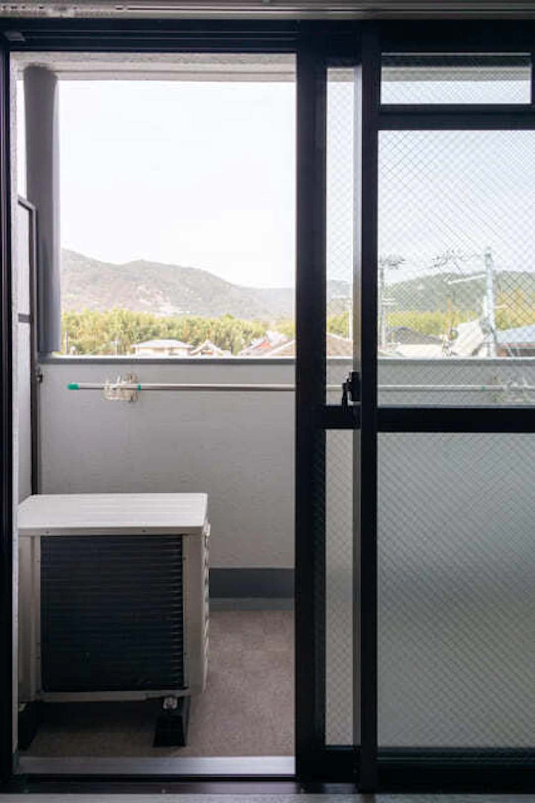 【引き違い窓】