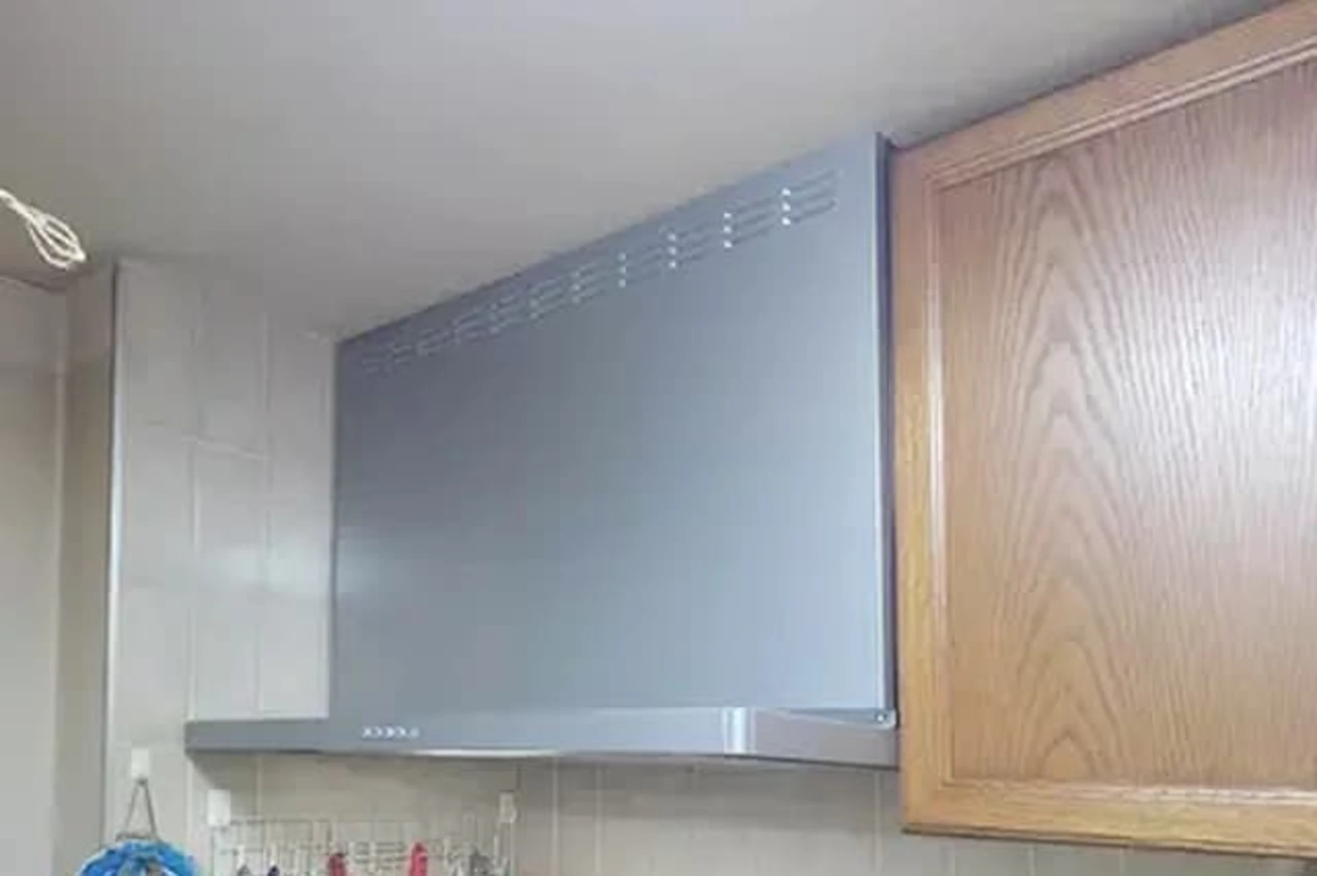 【事例⑦】ススタイリッシュなレンジフードに交換