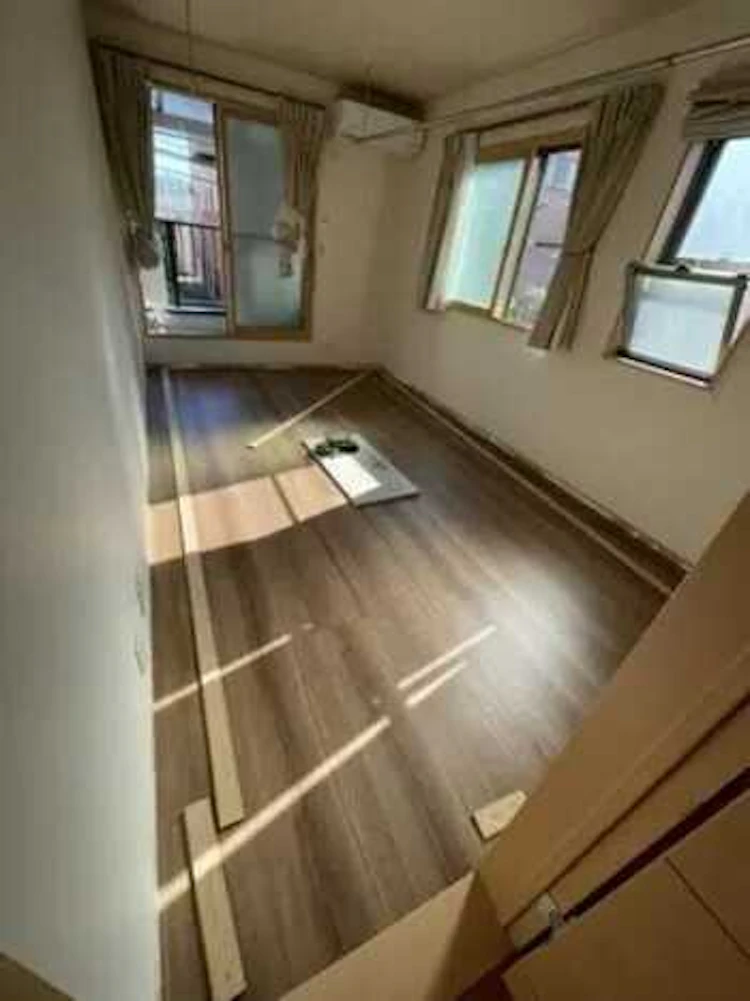 2階の和室の畳をフローリングに変更