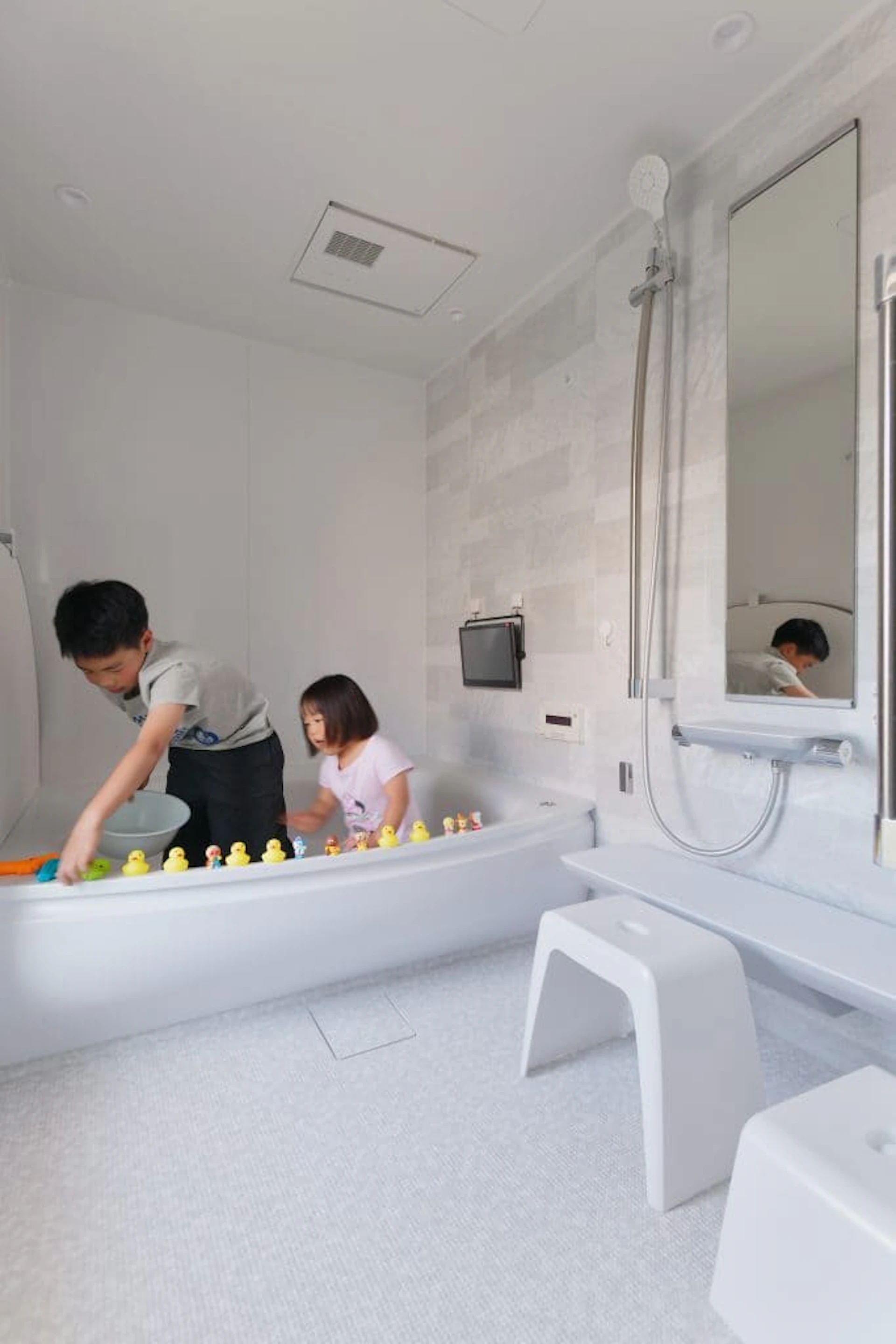 ホームテック株式会社 お孫さんとおじいちゃんが一緒に入れるお風呂