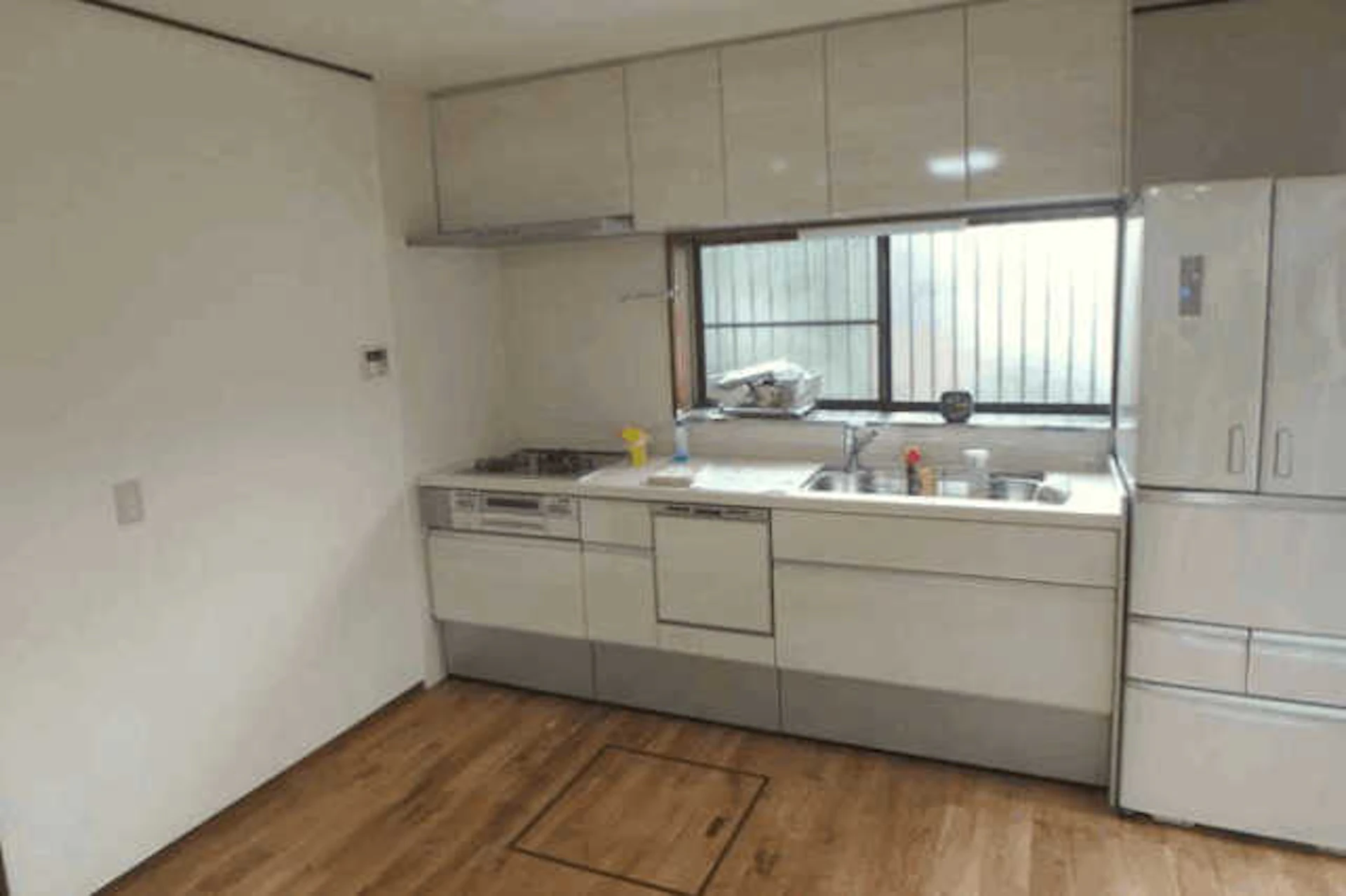 真っ白なリクシル『シエラ』に交換