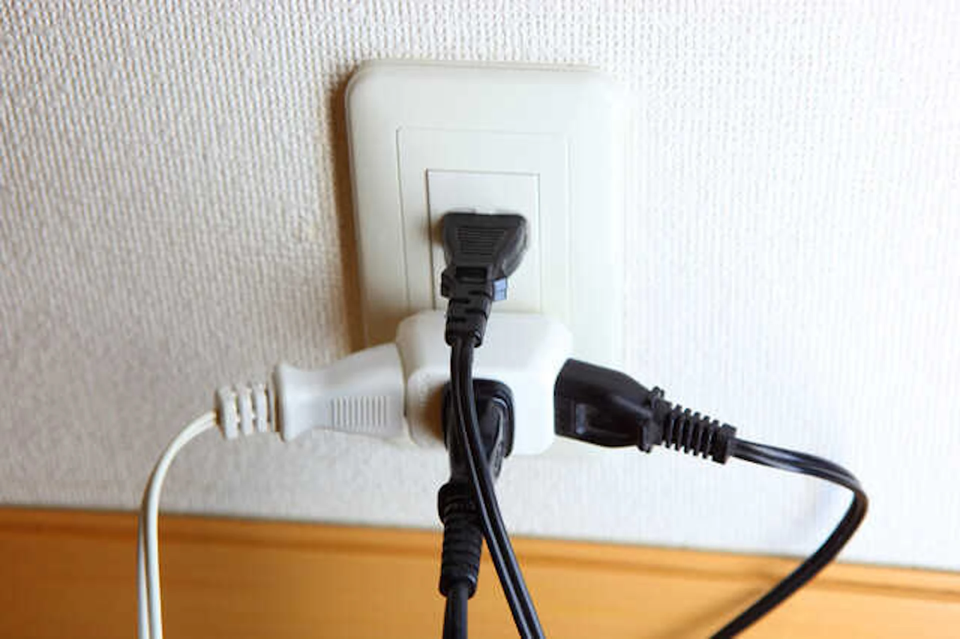 コンセントリフォームの4つのポイントとは？費用相場や種類も解説！