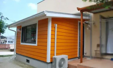 ビビットオレンジがポイントな外壁塗装リフォーム!