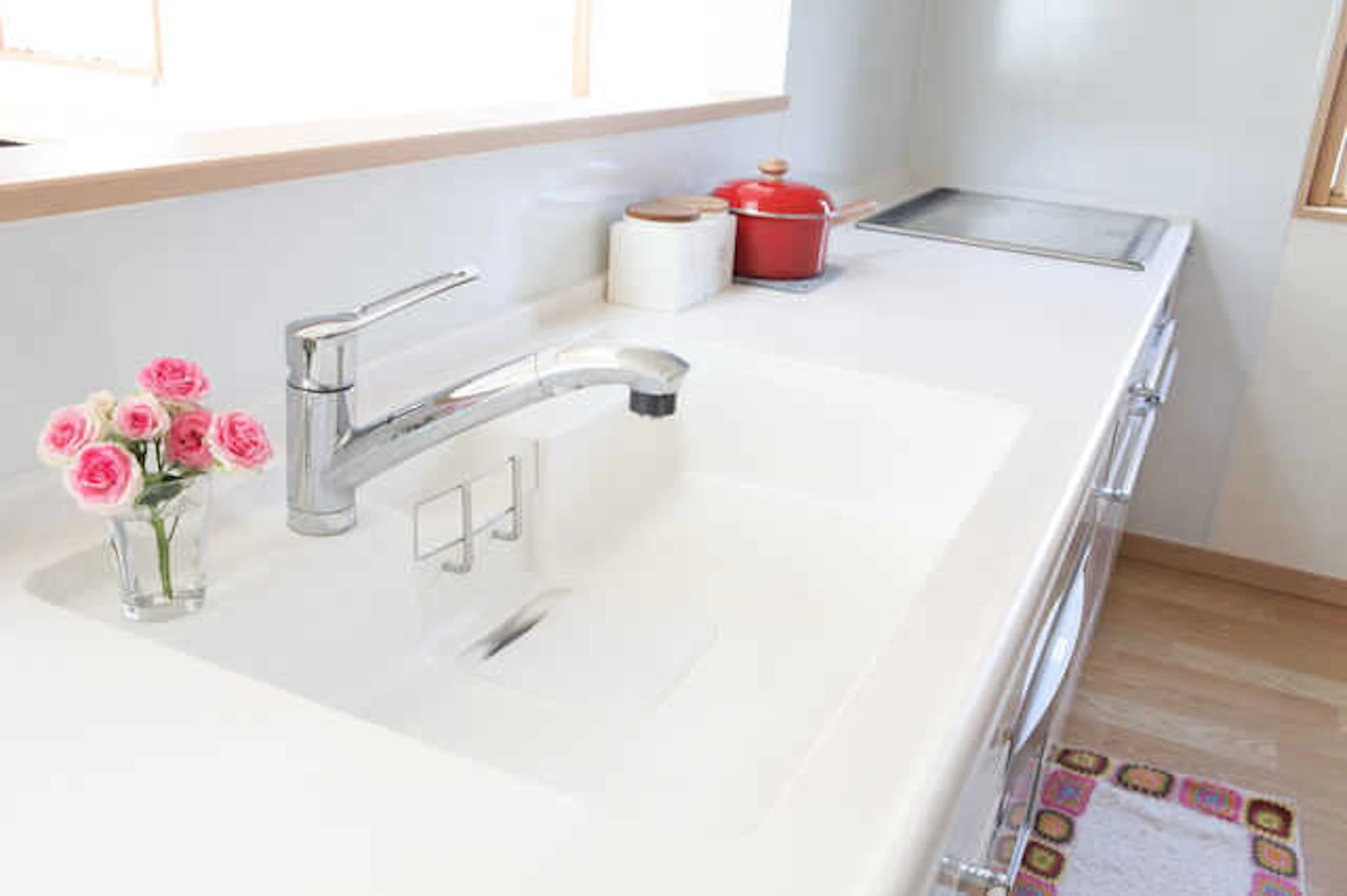 キッチンのワークトップ(天板)の素材比較！交換やDIYによる修復は可能か？