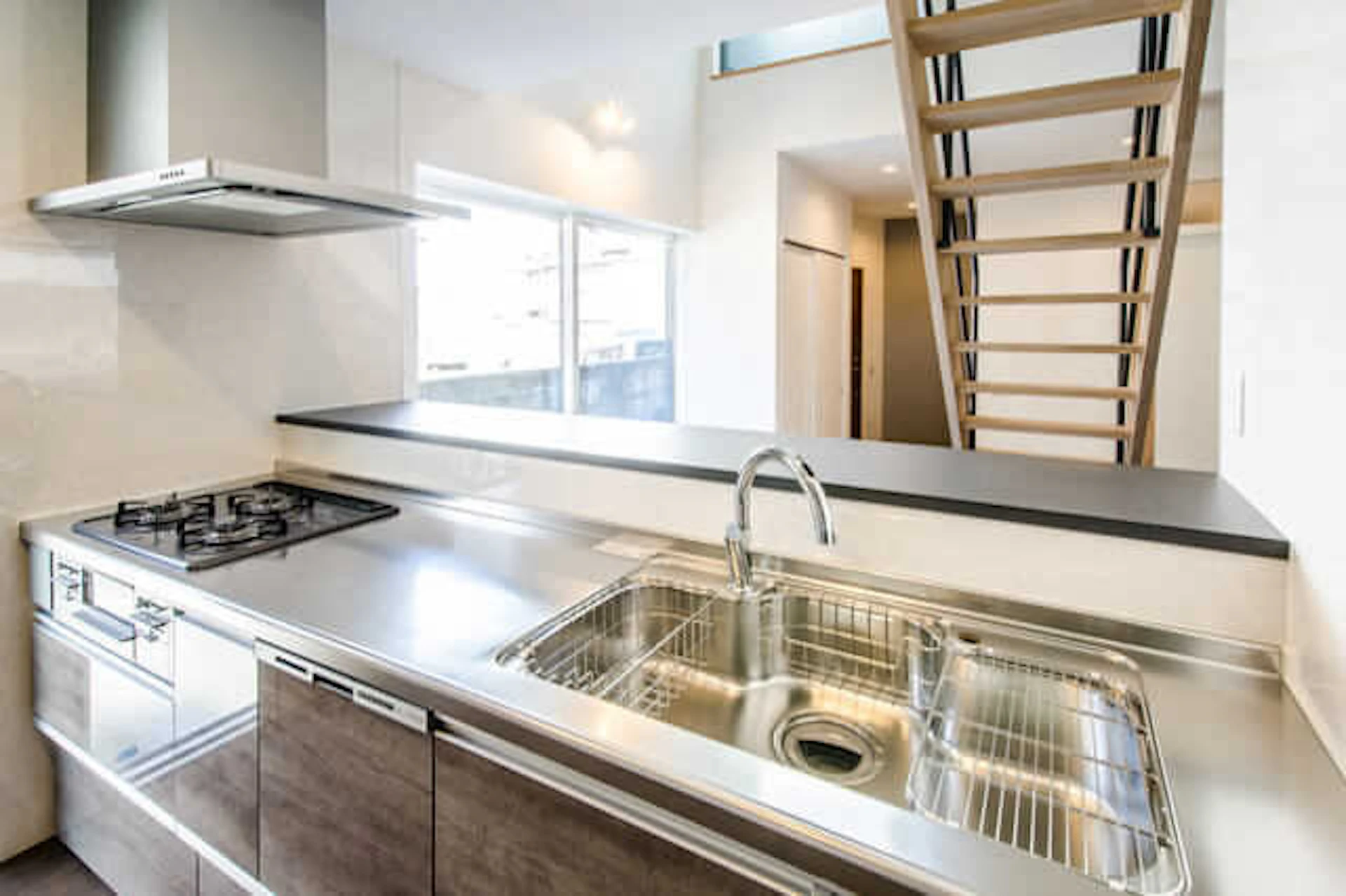 スケルトン階段のリフォーム価格・おすすめメーカー！メリット/デメリット/注意点と実例5選もご紹介