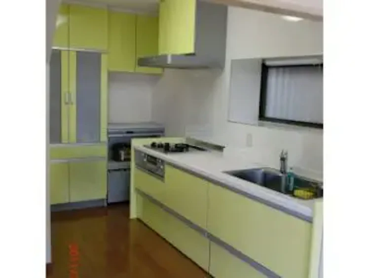 事例3 増築して大きな食器棚を設置