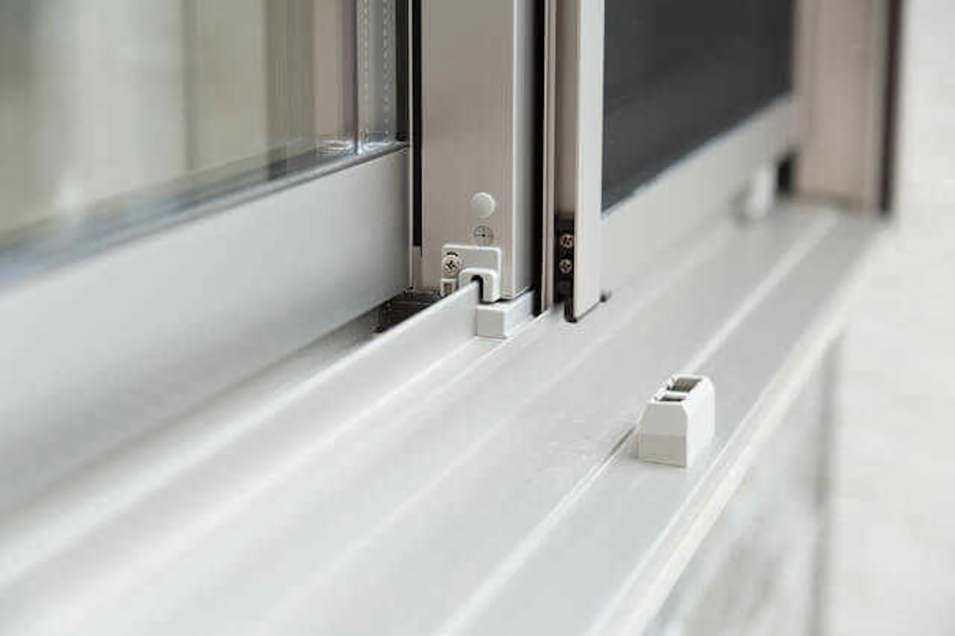 窓にもノンレールサッシを